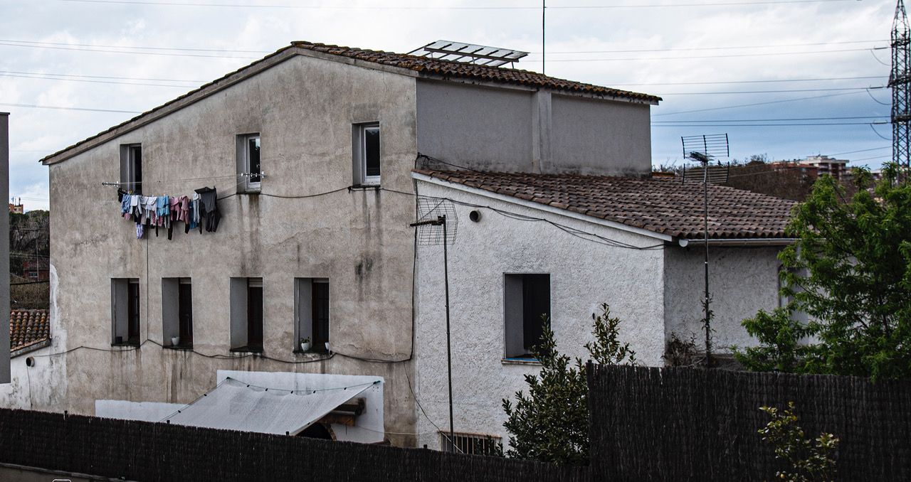 Ca n'Olivé- Masia reformada situada al barri de Montflorit, amb pati tancat i estructura clàssica. FOTO: AFOCER