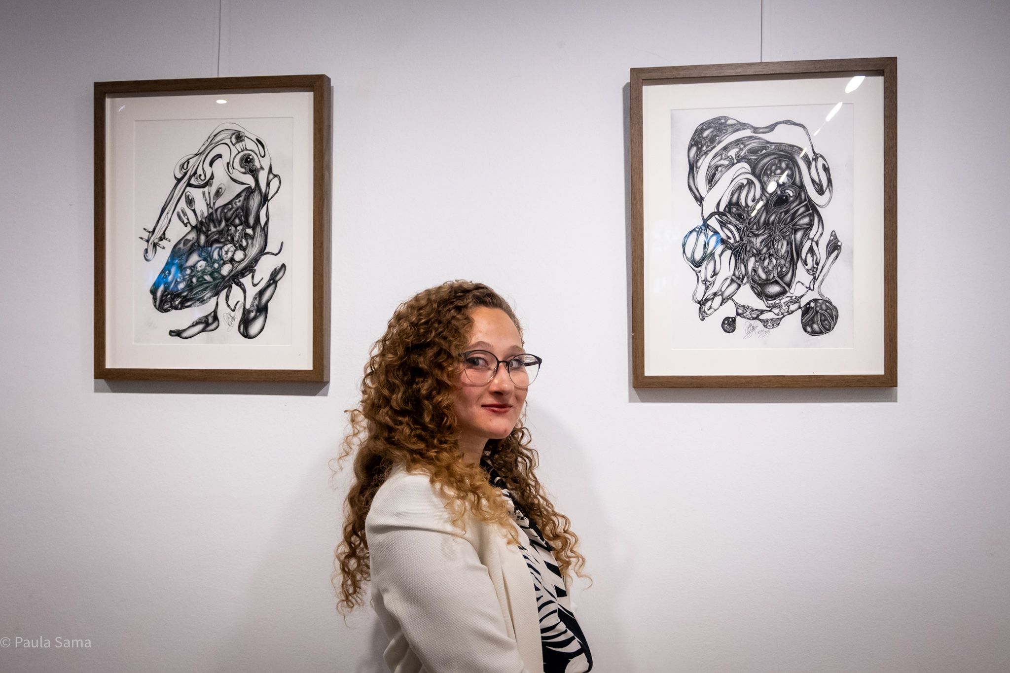 Elena Marín, artista de l’exposició Zodíac, durant la inauguració. FOTO: Paula Sama