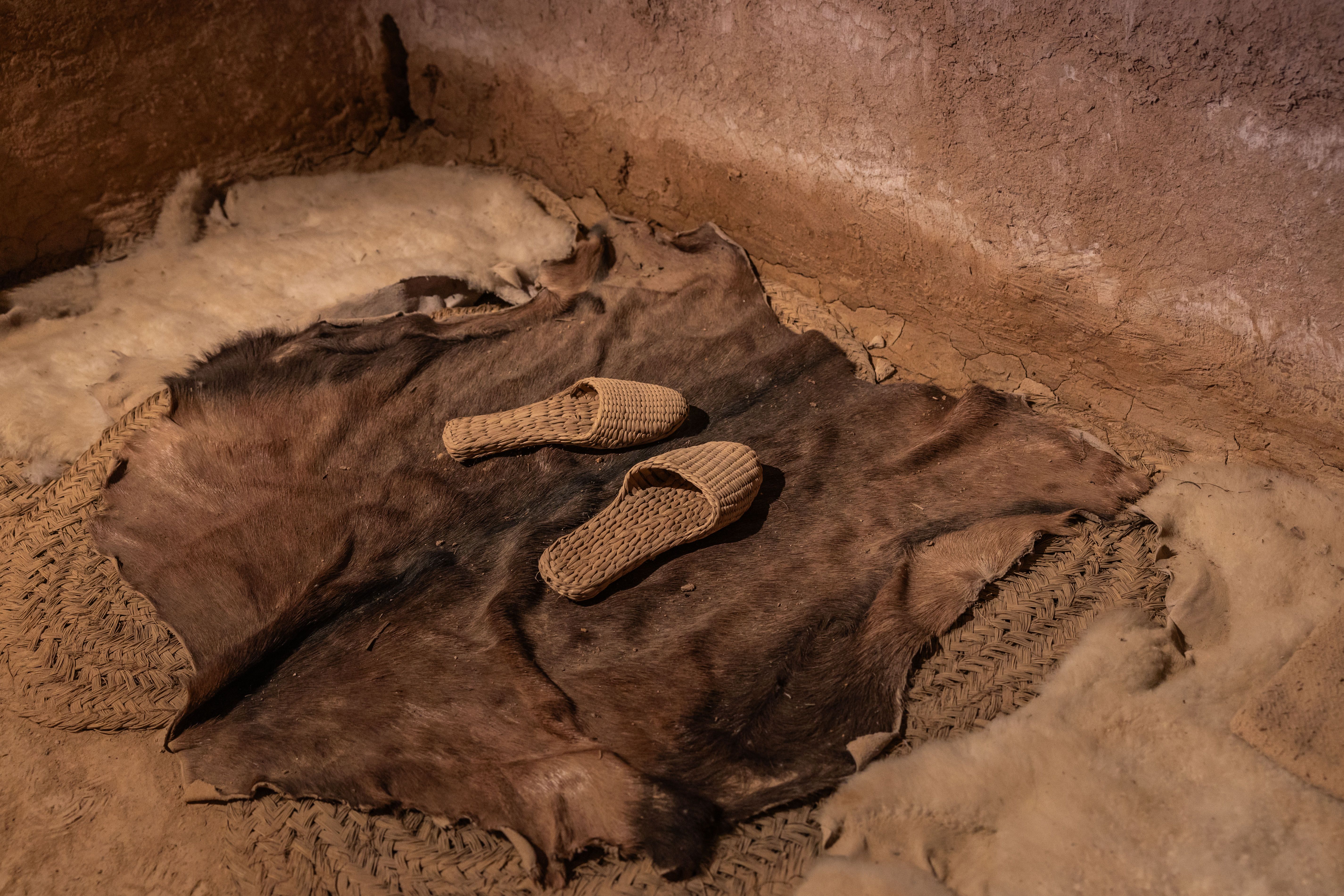 Imatges del poblat ibèric de Ca n’Oliver i els seus edificis reconstruïts enmig de la serra de Collserola. FOTO: Arnau Padilla.