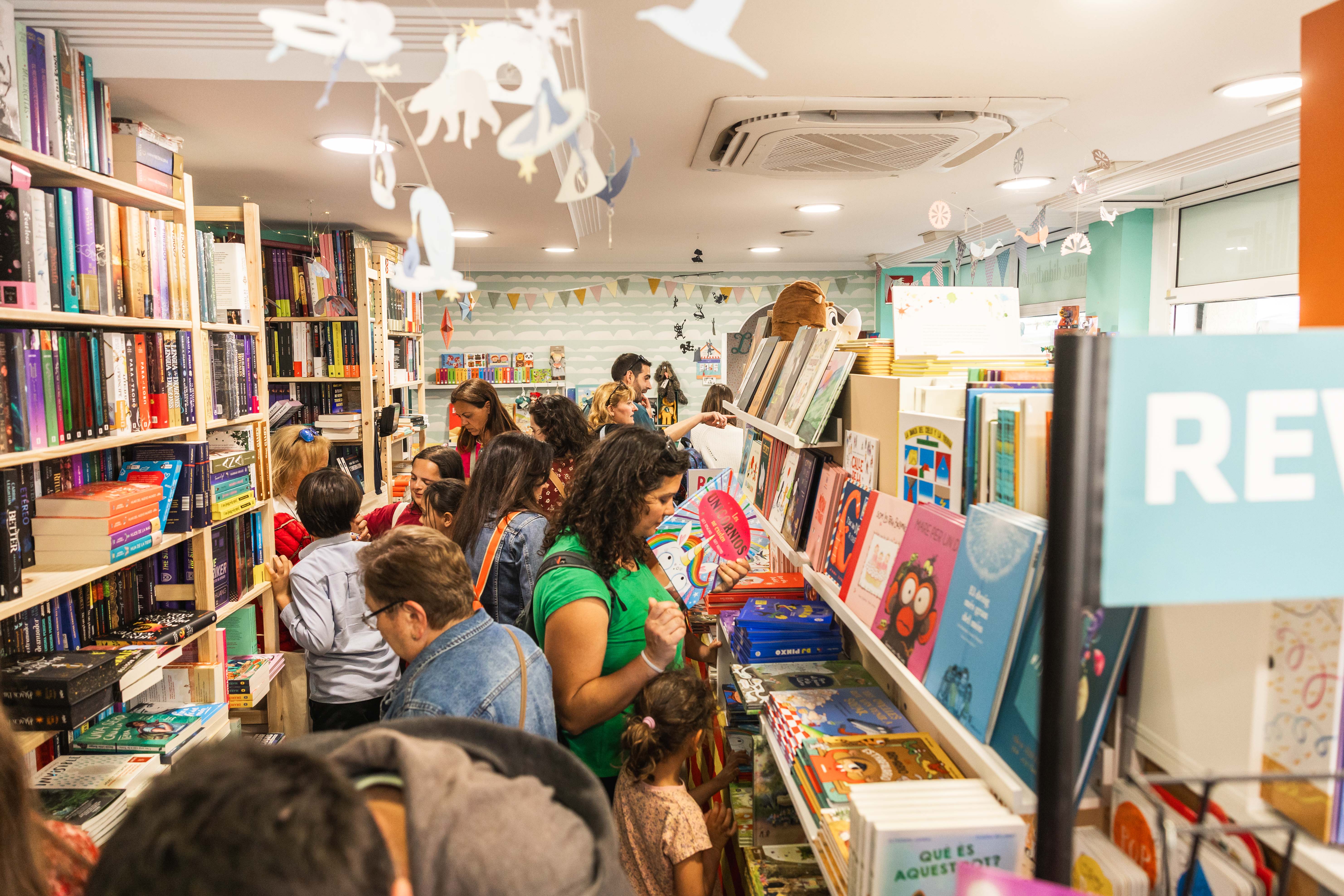 La llibreria Lilliput, al carrer de Sant Ramon, durant la diada de Sant Jordi. FOTO: Arnau Padilla