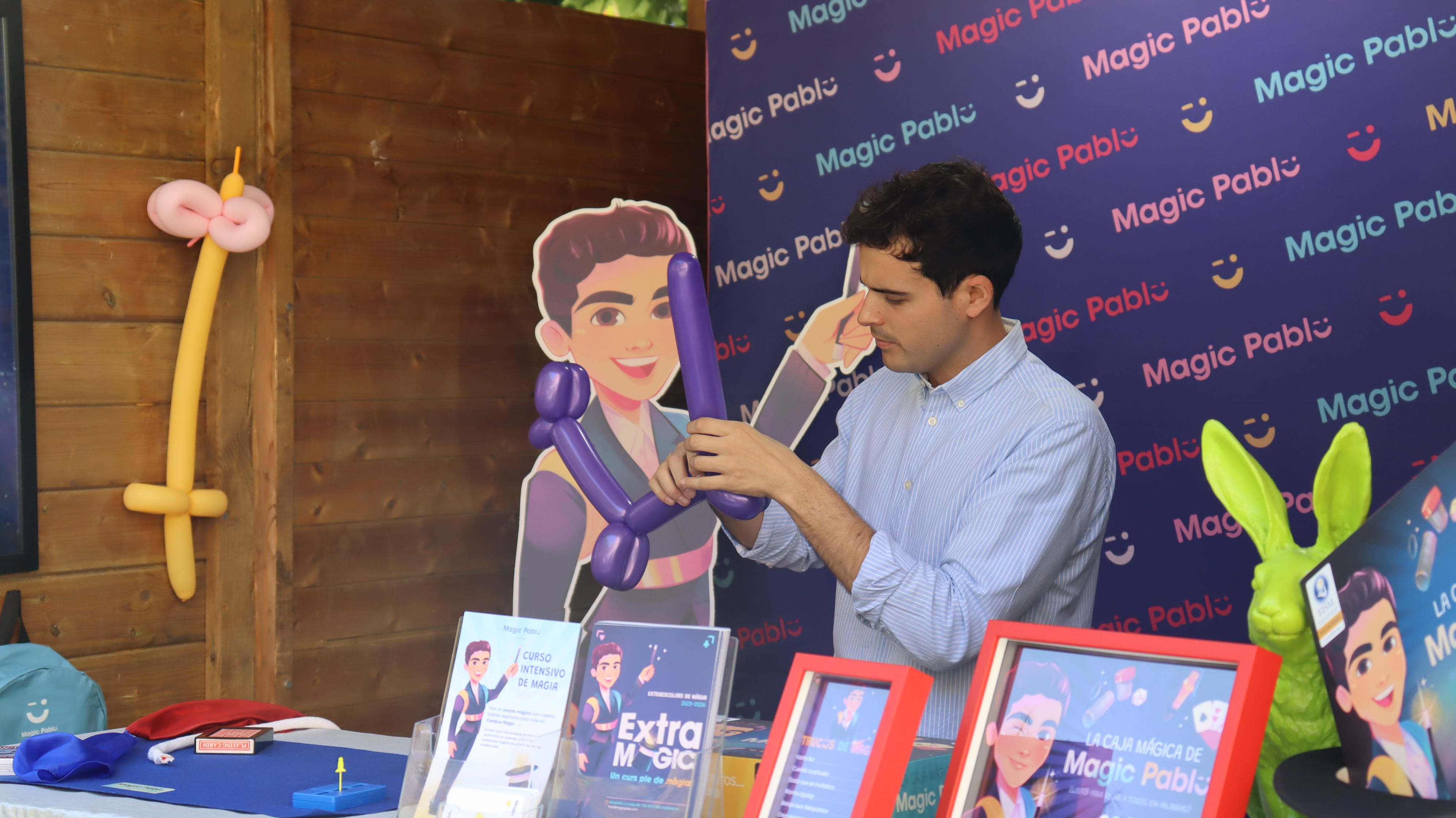 Magia del mag Pablo del Cerdanyola Market en imatges. FOTO: Marc Mata