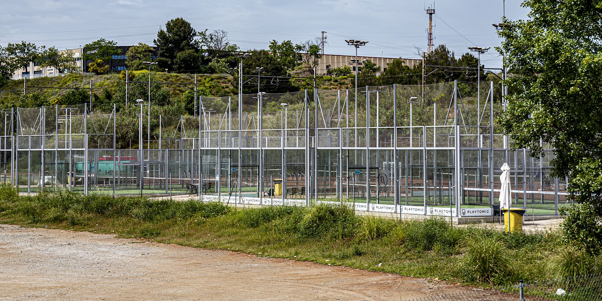 5 Font d'Adam i Eva. Enrunada i desapareguda després de l’abandonament per part d’Uralita, queda el record d’un espai emblemàtic, avui probablement sota l’actual zona esportiva. FOTO: Tito Vera
