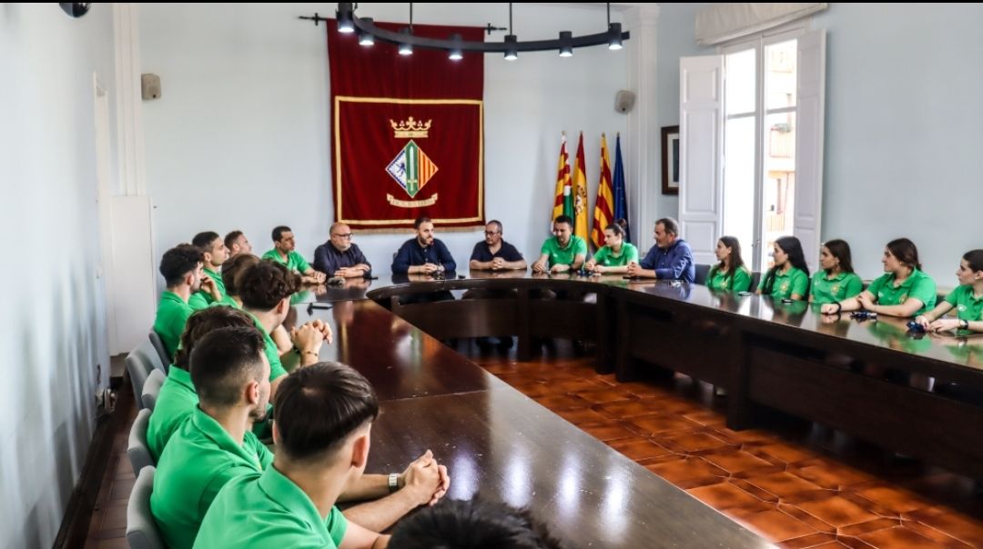 L'Ajuntament rep als dos primers equips del Cerdanyola CH pels seus ascensos.FOTO: Marc Mata