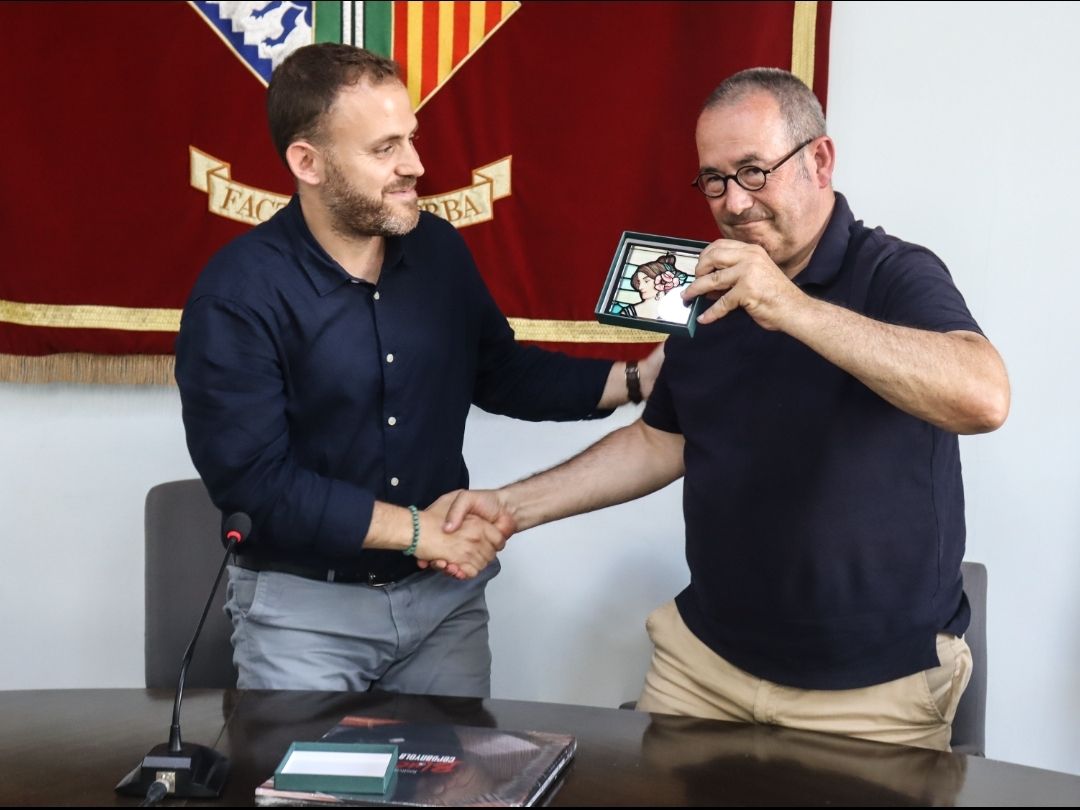 L'Ajuntament rep als dos primers equips del Cerdanyola CH pels seus ascensos.FOTO: Marc Mata