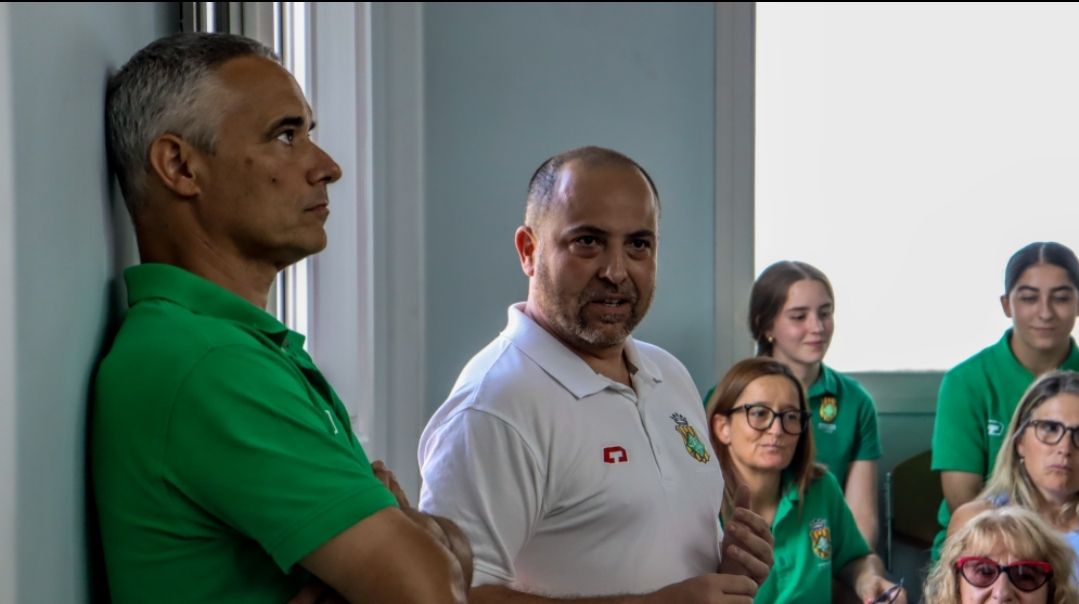 L'Ajuntament rep als dos primers equips del Cerdanyola CH pels seus ascensos.FOTO: Marc Mata