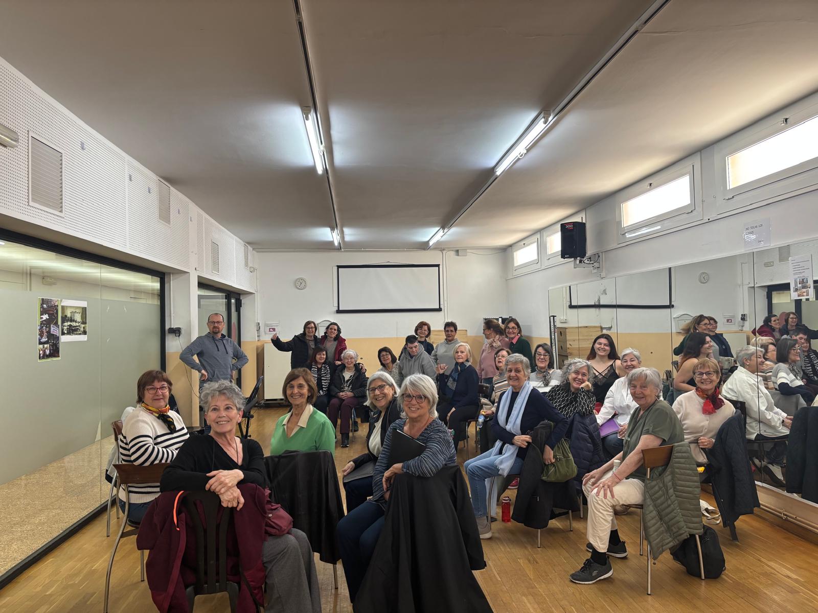 Components de la coral Dones per la Pau, en un dels assaigs. FOTO: aCordeDones.