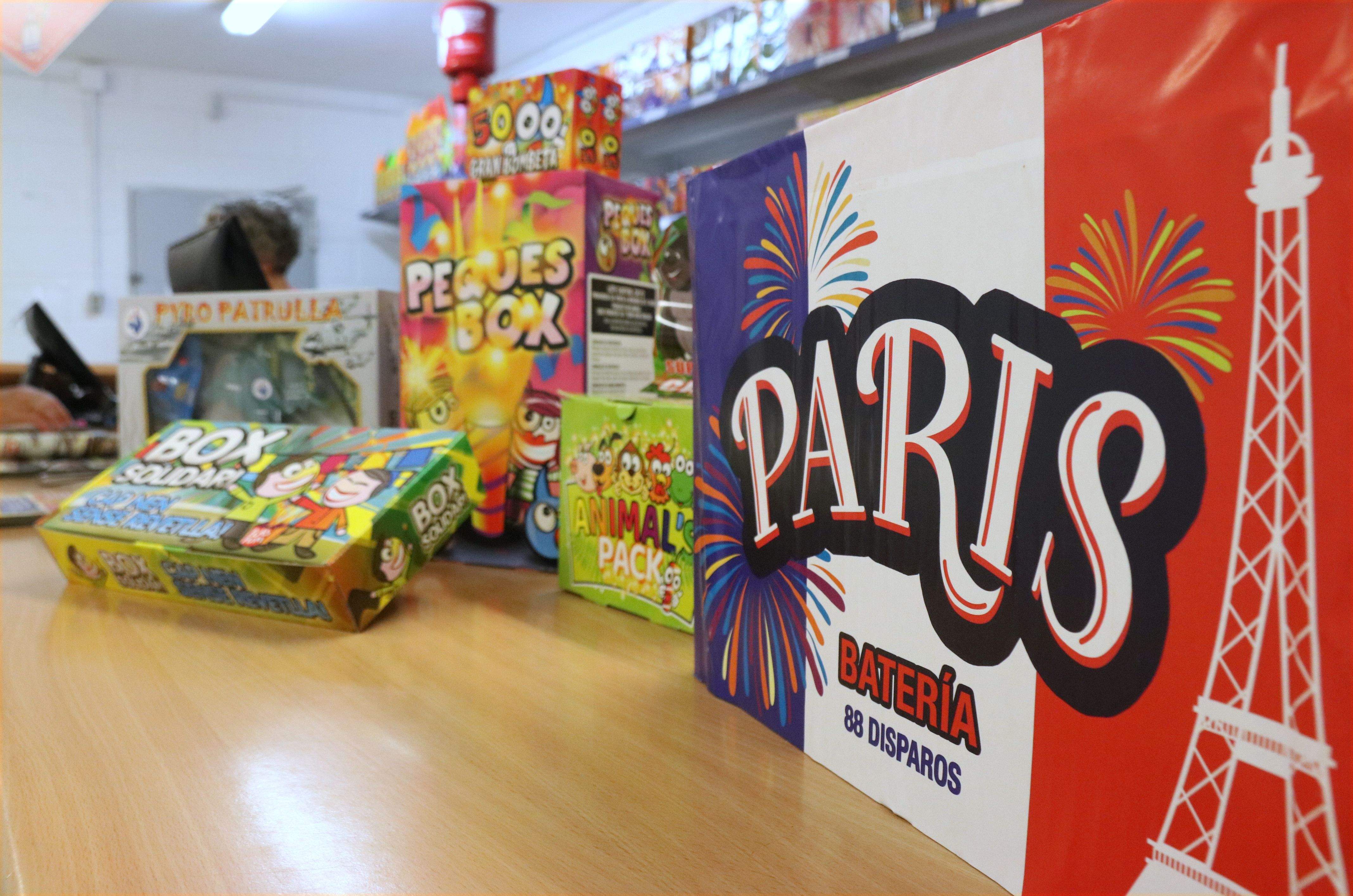 Cal extremar precaucions amb els petards, en especial, en barris propers a Collserola i altres zones boscoses. FOTO: ACN