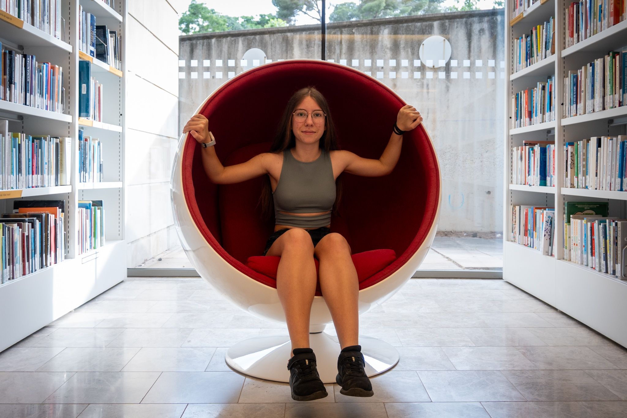 Nerea Sainz, a la biblioteca central de Cerdanyola. FOTO: Nerea Sainz