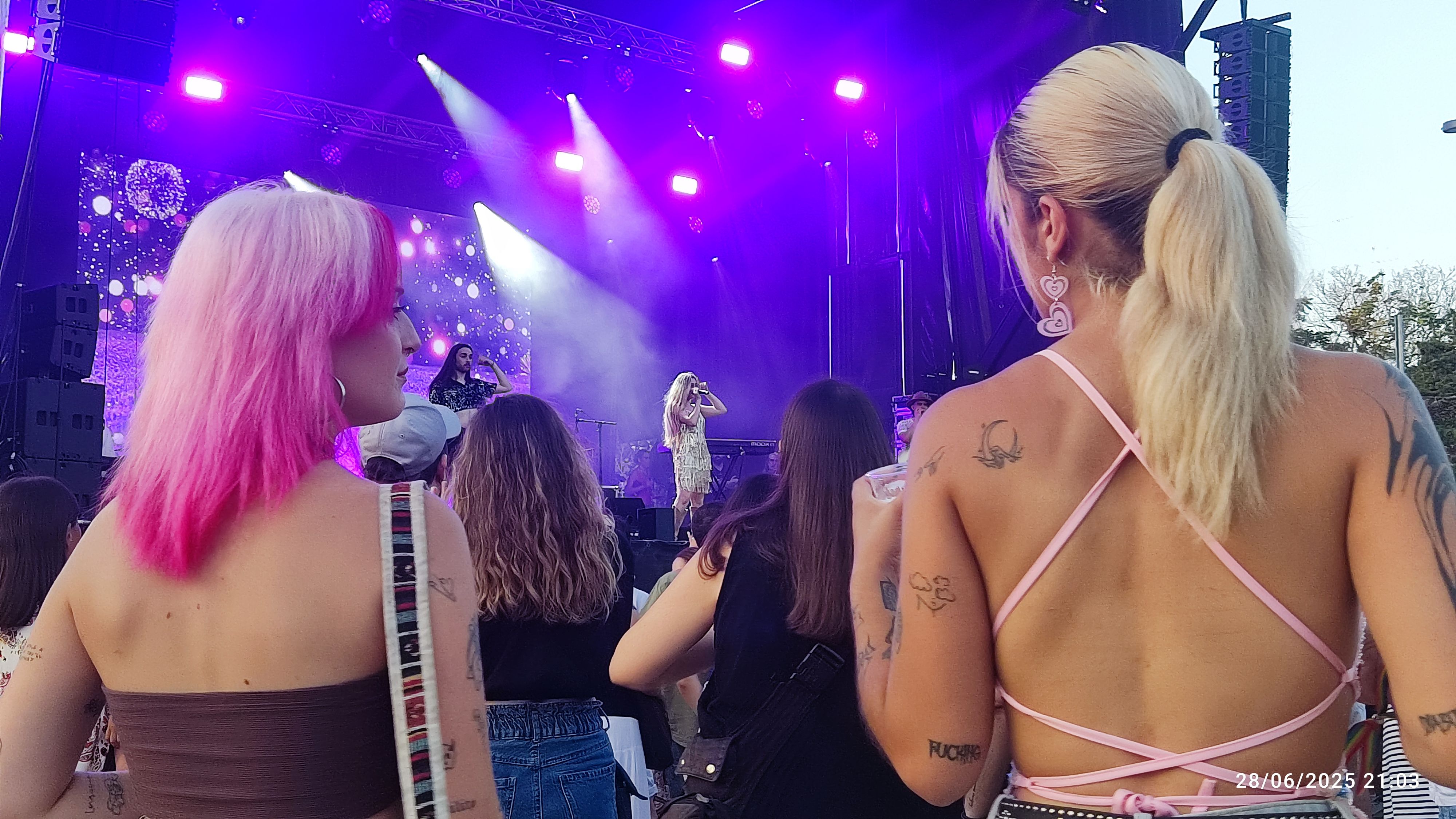 Un moment de l'actuació The Swiftie Era, primera banda tribut de l'estat a Taylor Swift