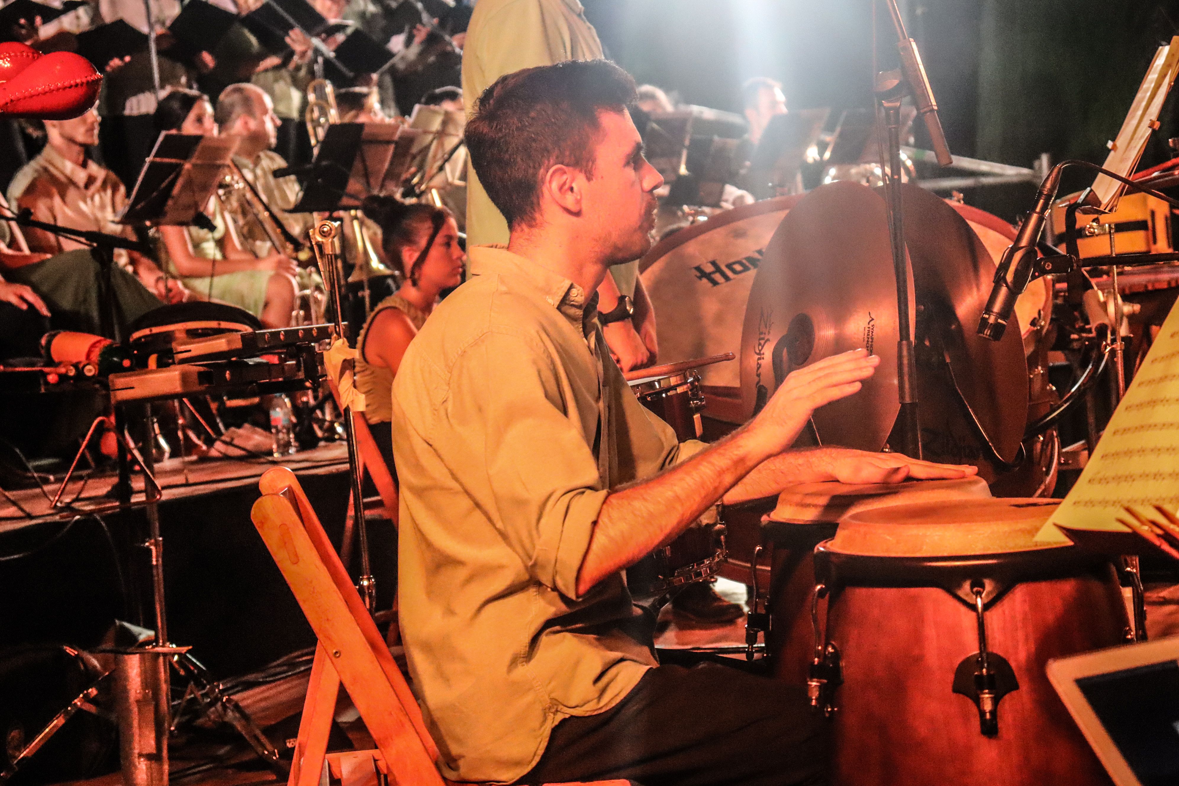 Cerdanyola torna a gaudir d'una nit de divendres al Castell de Sant Marçal i de música. FOTO Marc Mata 