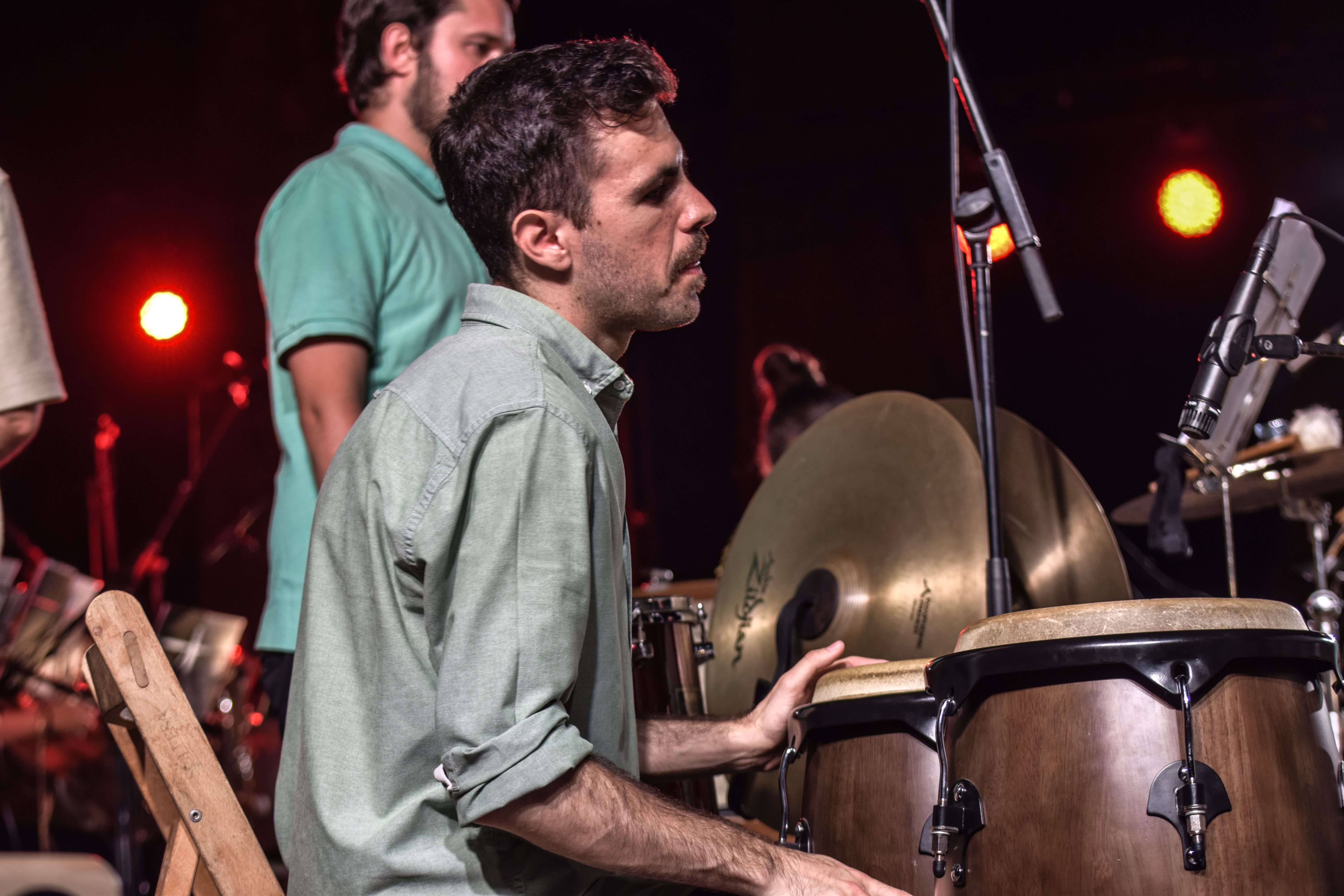 Cerdanyola torna a gaudir d'una nit de divendres al Castell de Sant Marçal i de música. FOTO Marc Mata