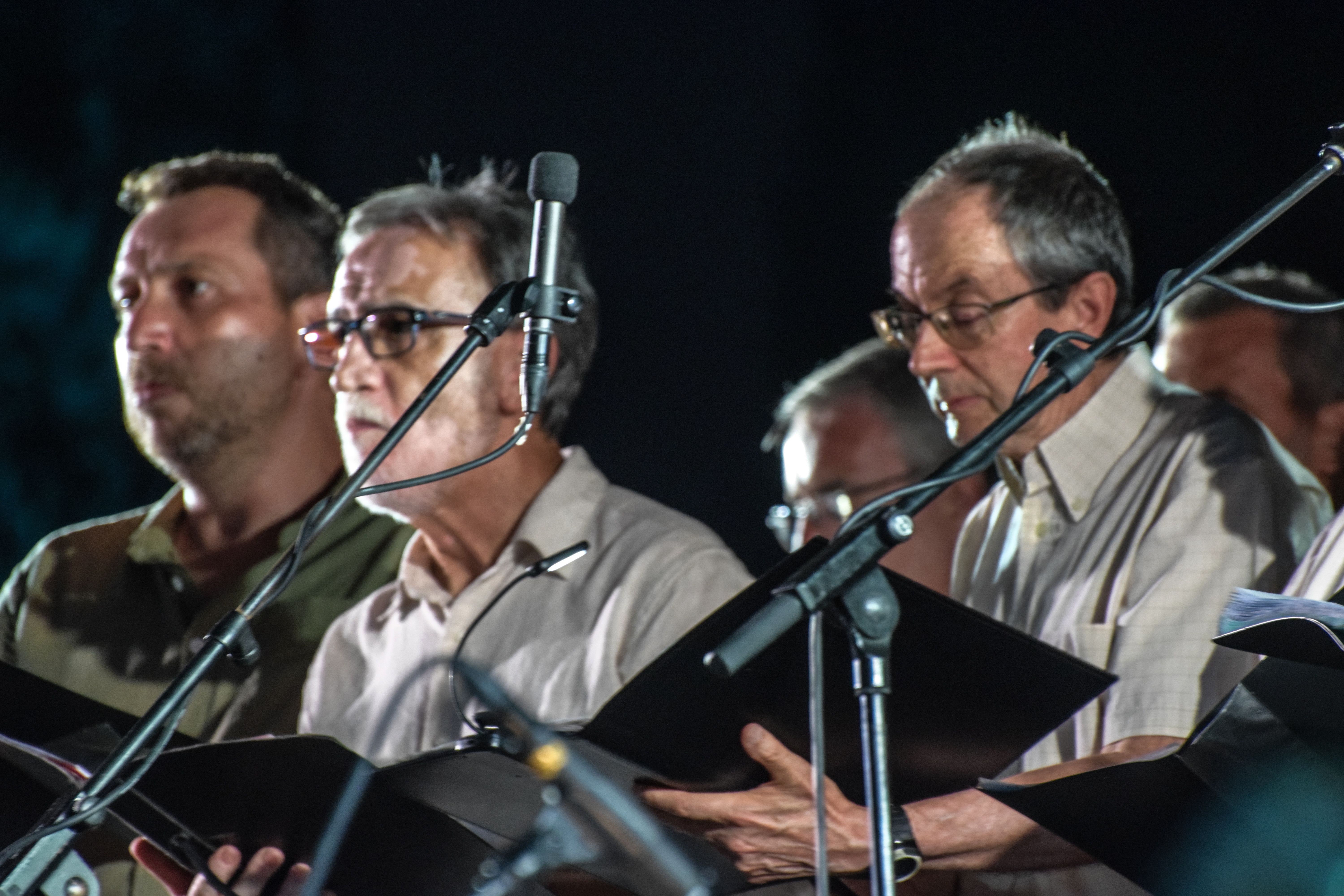 Cerdanyola torna a gaudir d'una nit de divendres al Castell de Sant Marçal i de música. FOTO Marc Mata