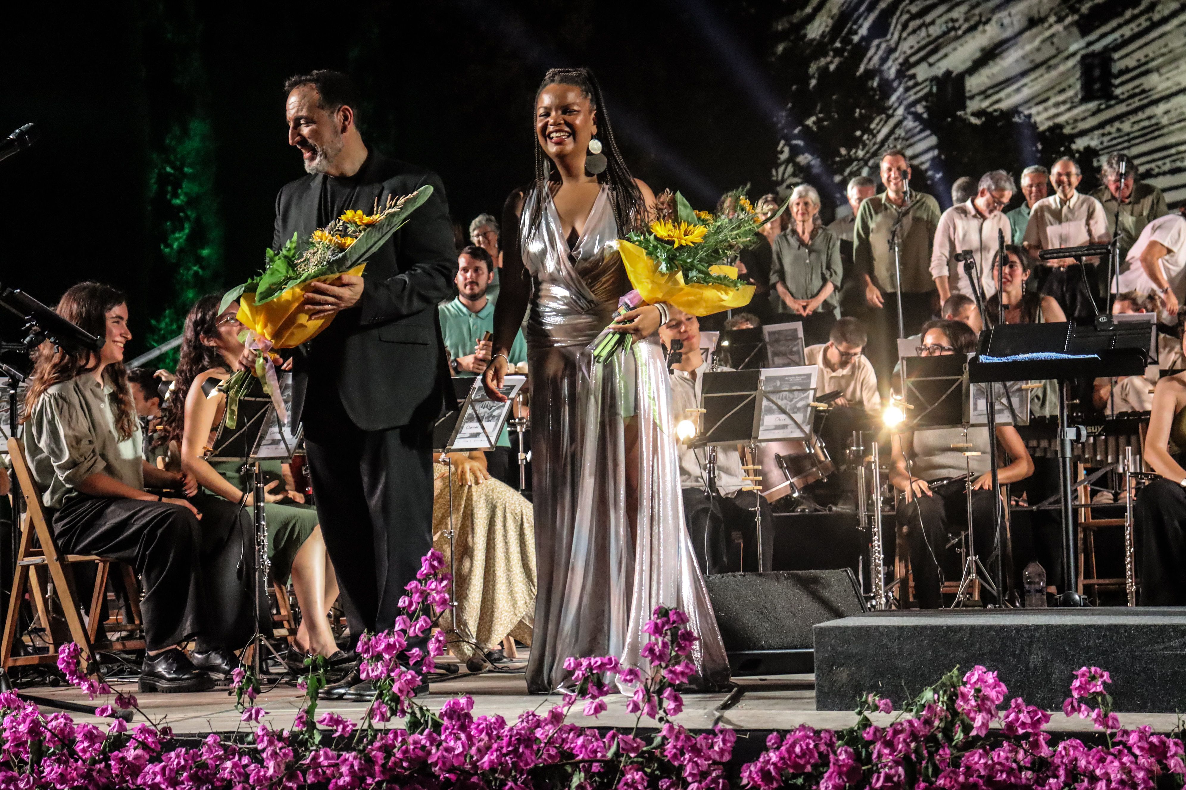Cerdanyola torna a gaudir d'una nit de divendres al Castell de Sant Marçal i de música. FOTO Marc Mata 