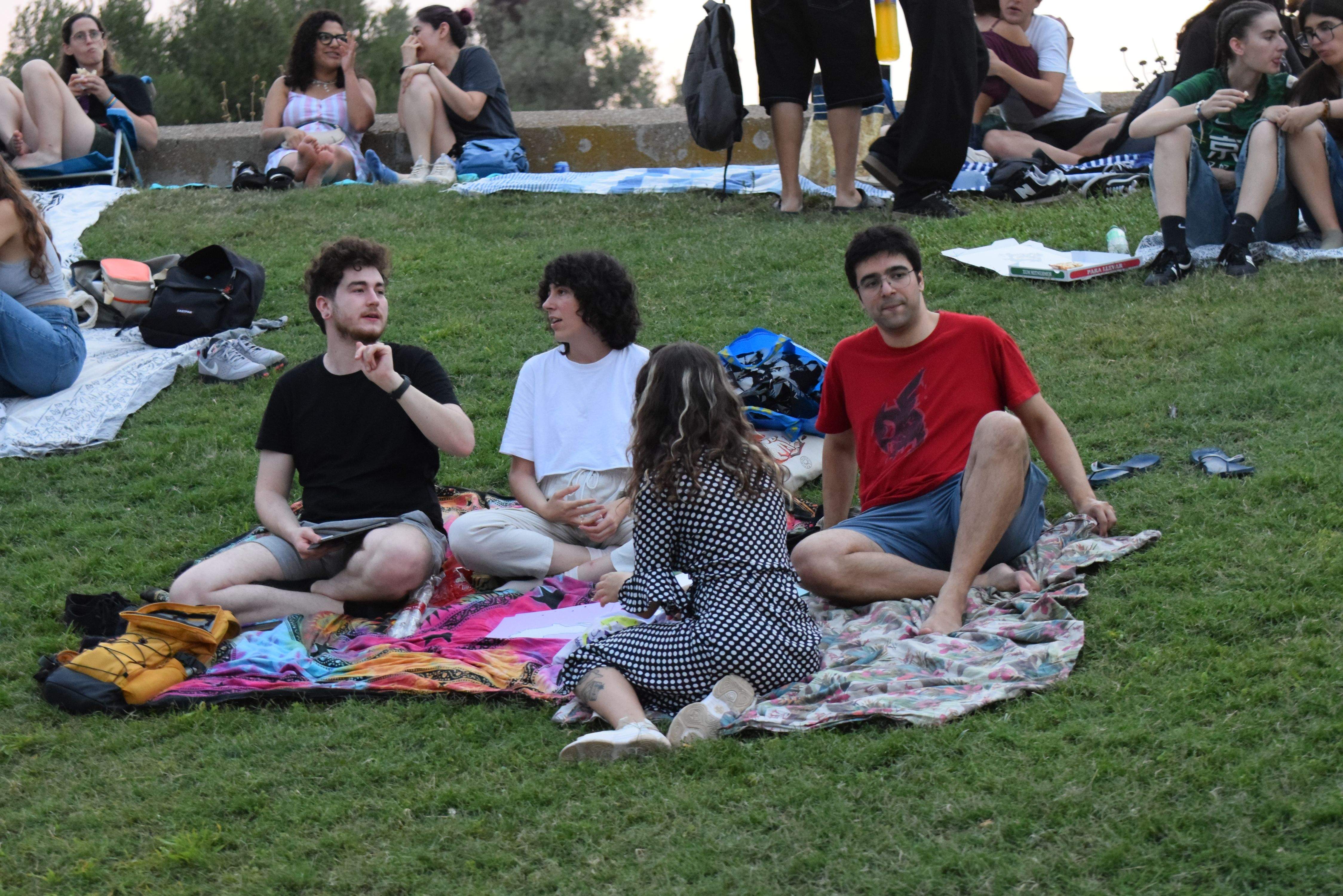 Gaudint del Fantosfreak a la fresca i amb amics, en l'edició de 2025. Foto: Marc Mata