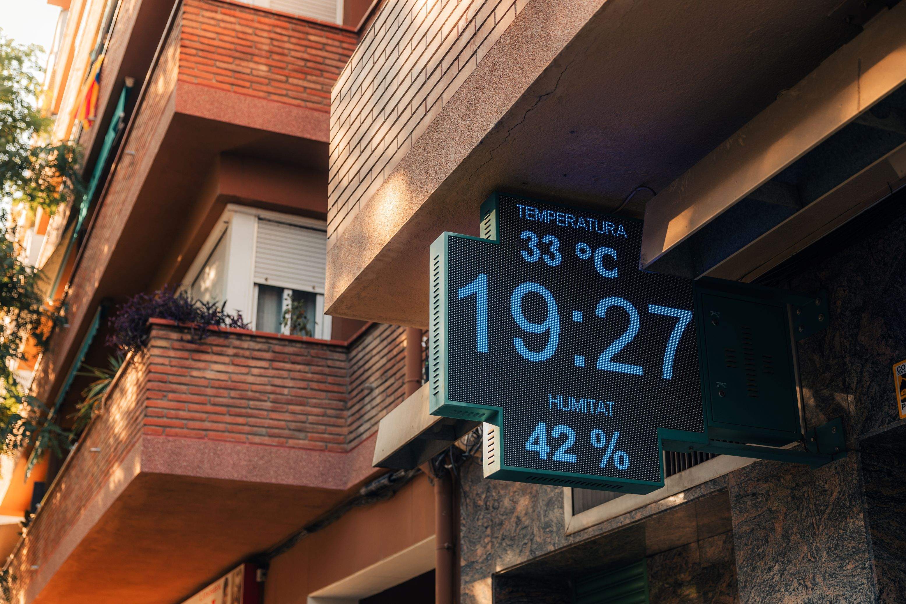 Un termòmetre municipal. Foto: Arnau Padilla