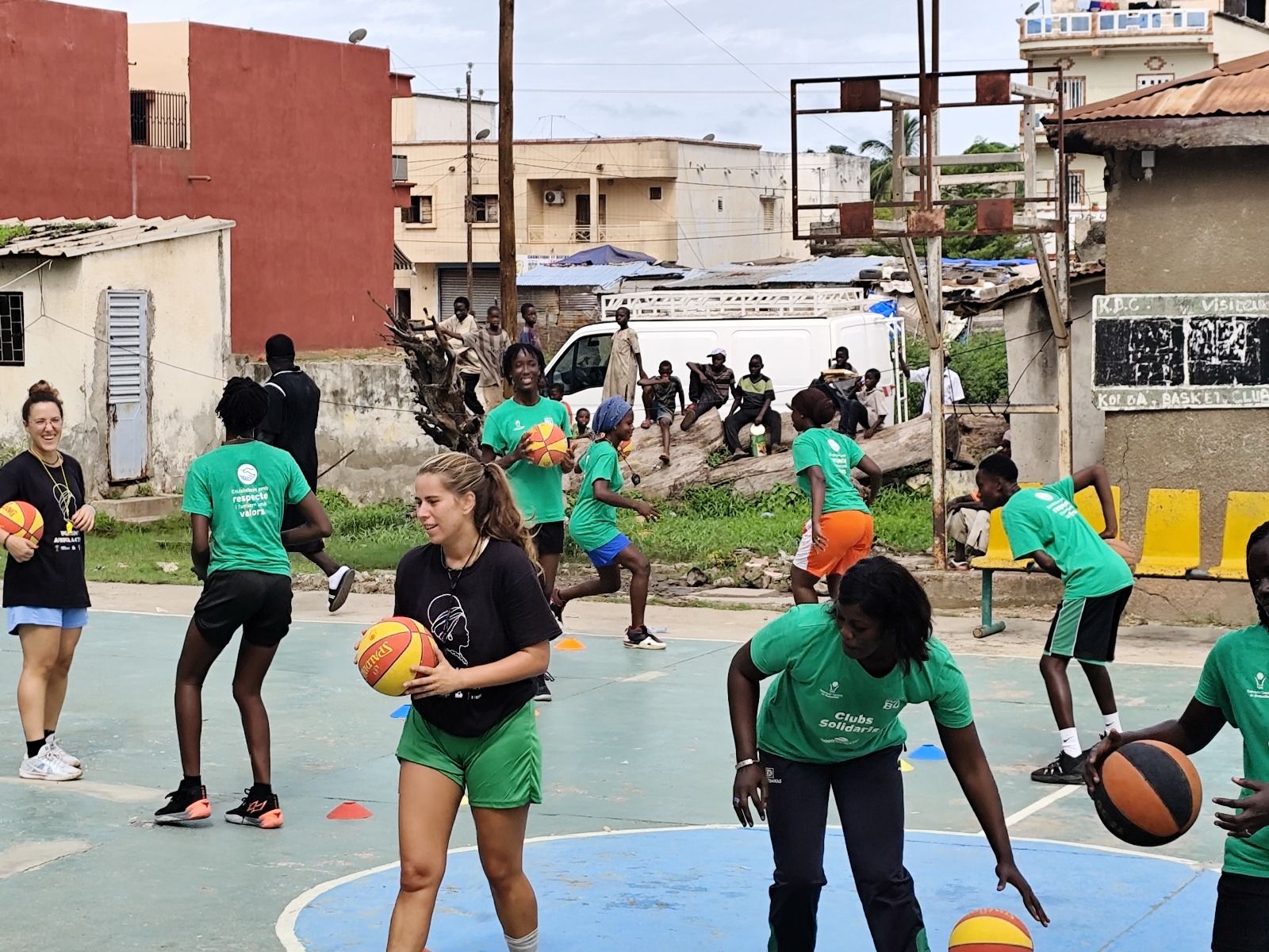 Cooperació catalana a escoles i clubs del Senegal. FOTO: Cedida