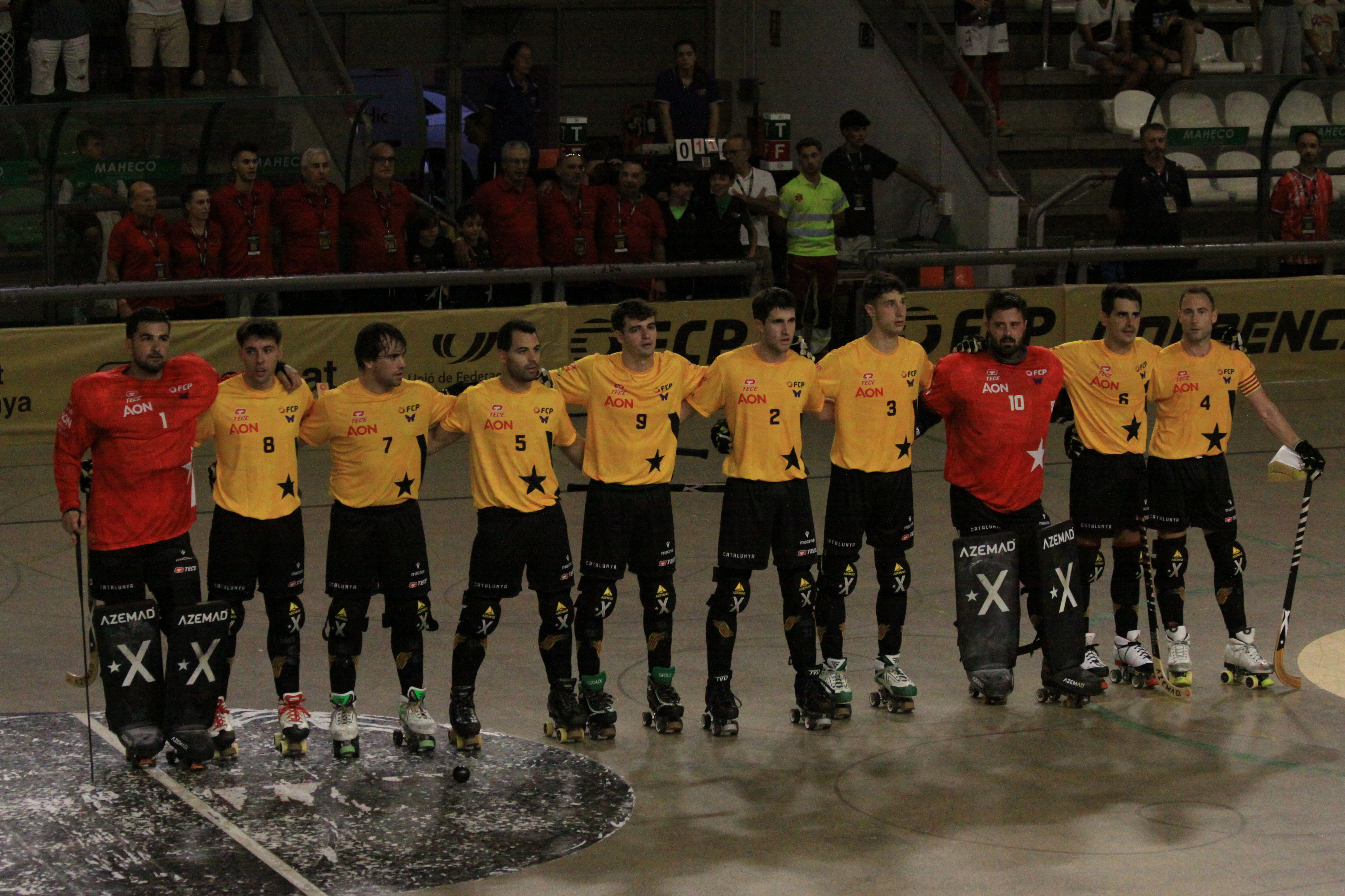 Selecció masculina abans del partit contra França a la Golden Cat 2025. Foto: Laia Jubany