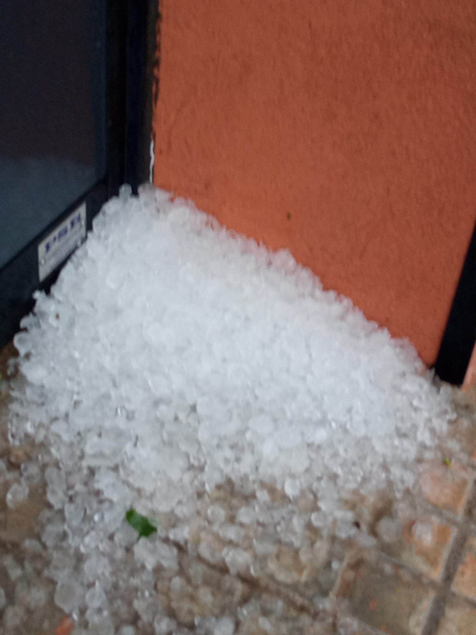 La forta tempesta deixa pedregada a Cerdanyola. FOTO: Cedida