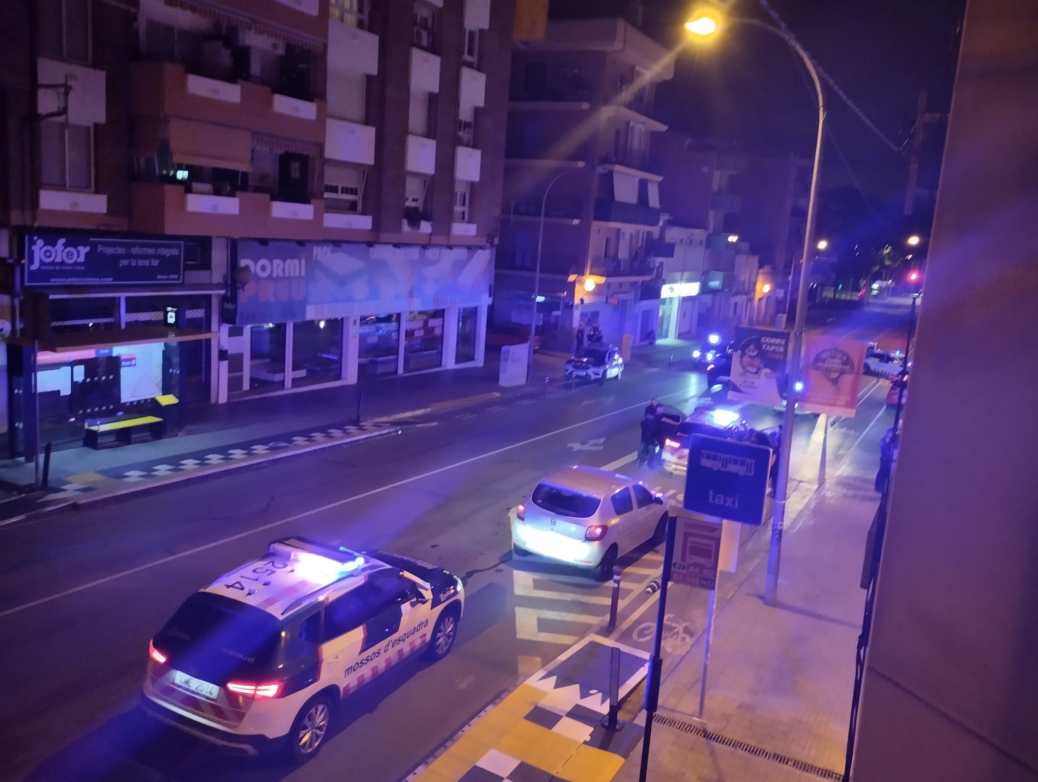 Una baralla aquest dimarts 16 de setembre a la carretera de Barcelona acaba amb dos ferits i dos detinguts. FOTO: Cedida