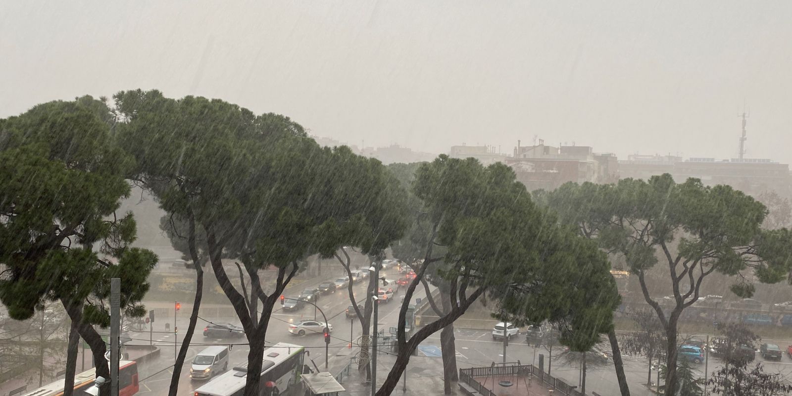 Un dia de pluja a Cerdanyola. FOTO: TOT