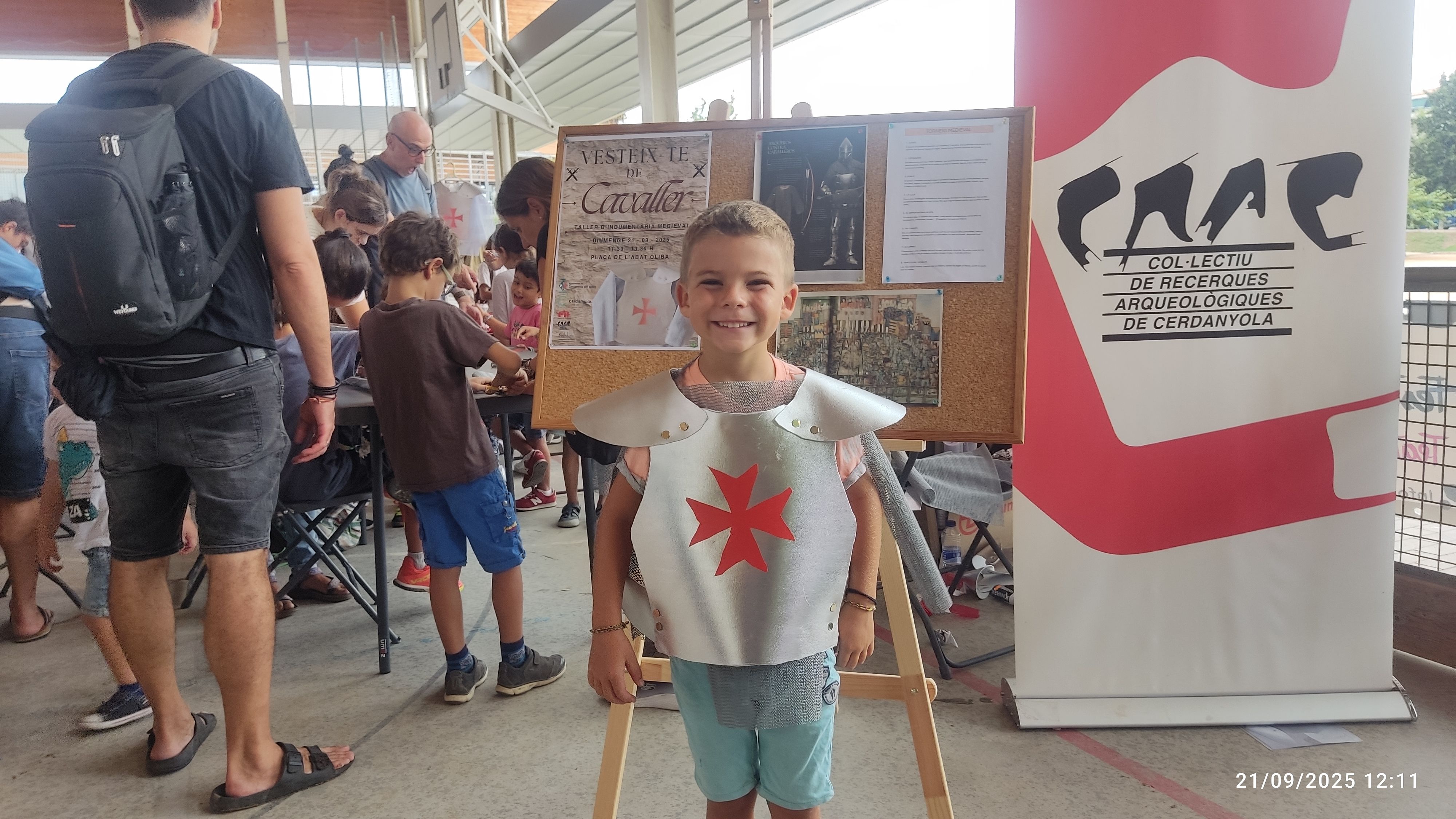 Vestits com a cavallers, preparats per les Festes de la Tardor