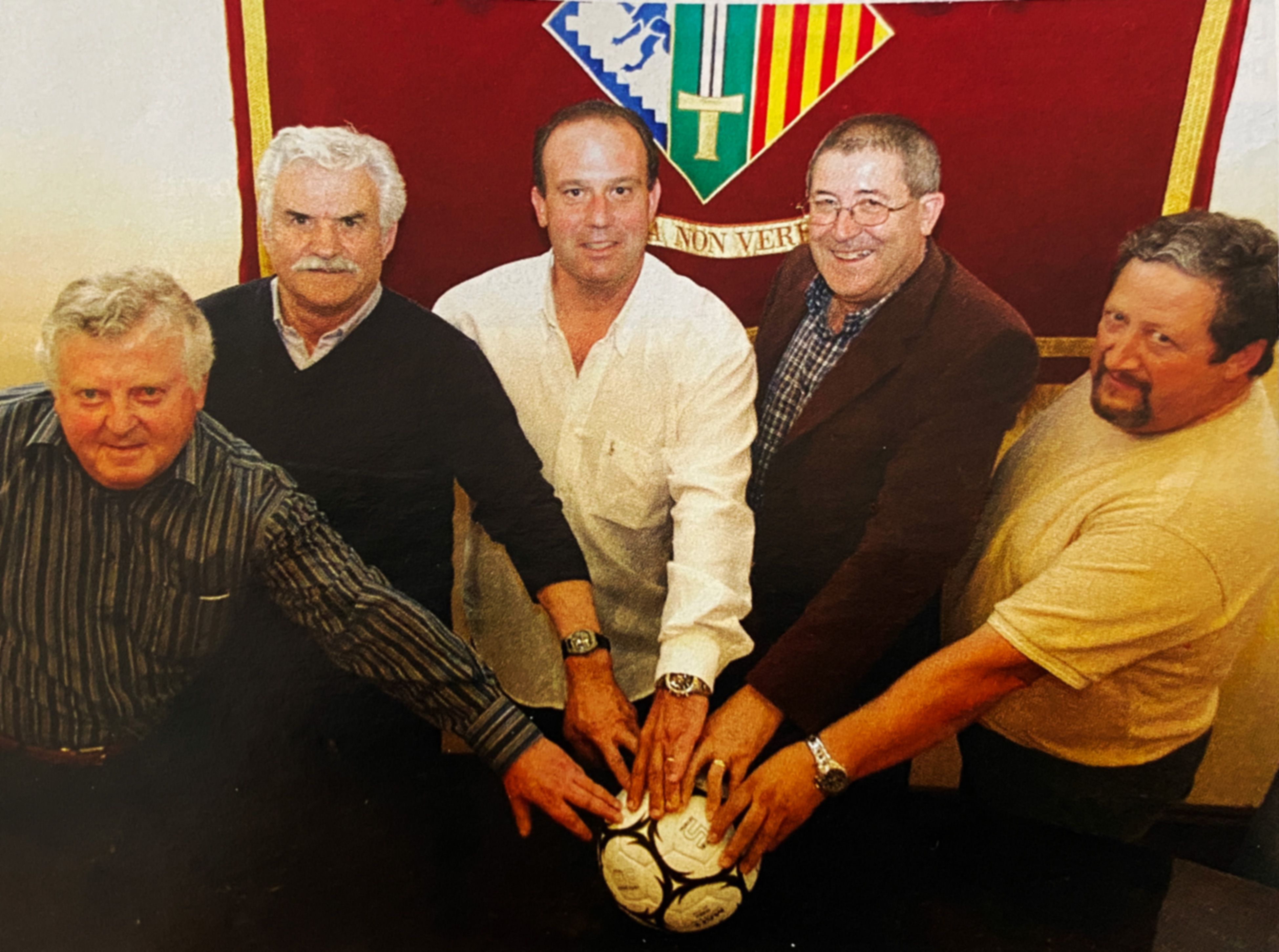 Els presidents de cinc clubs fusionats: Juan Antonio Caler (Baroja), Joaquim López (CE Cerdanyola), Jordi Guillamón (UD Fontetes), Feliciano Rodríguez Quintana (UD Cerdanyola) i Florencio Corrionero (Cerdanyolense-Montflorit).