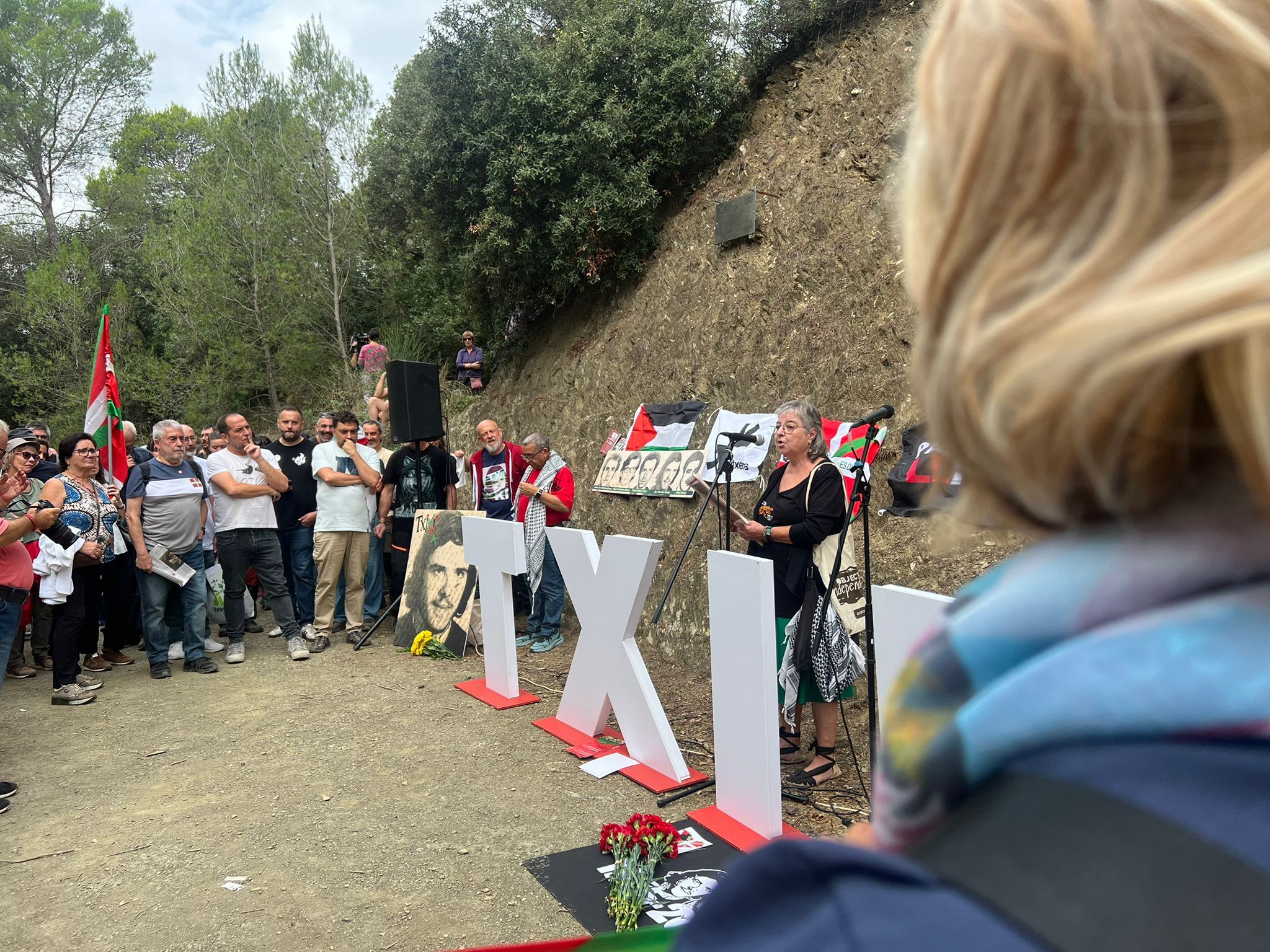 L'entitat Vent de Llibertat i el Casal La Flama homenatgen a Txiki. FOTO: Marc Mata