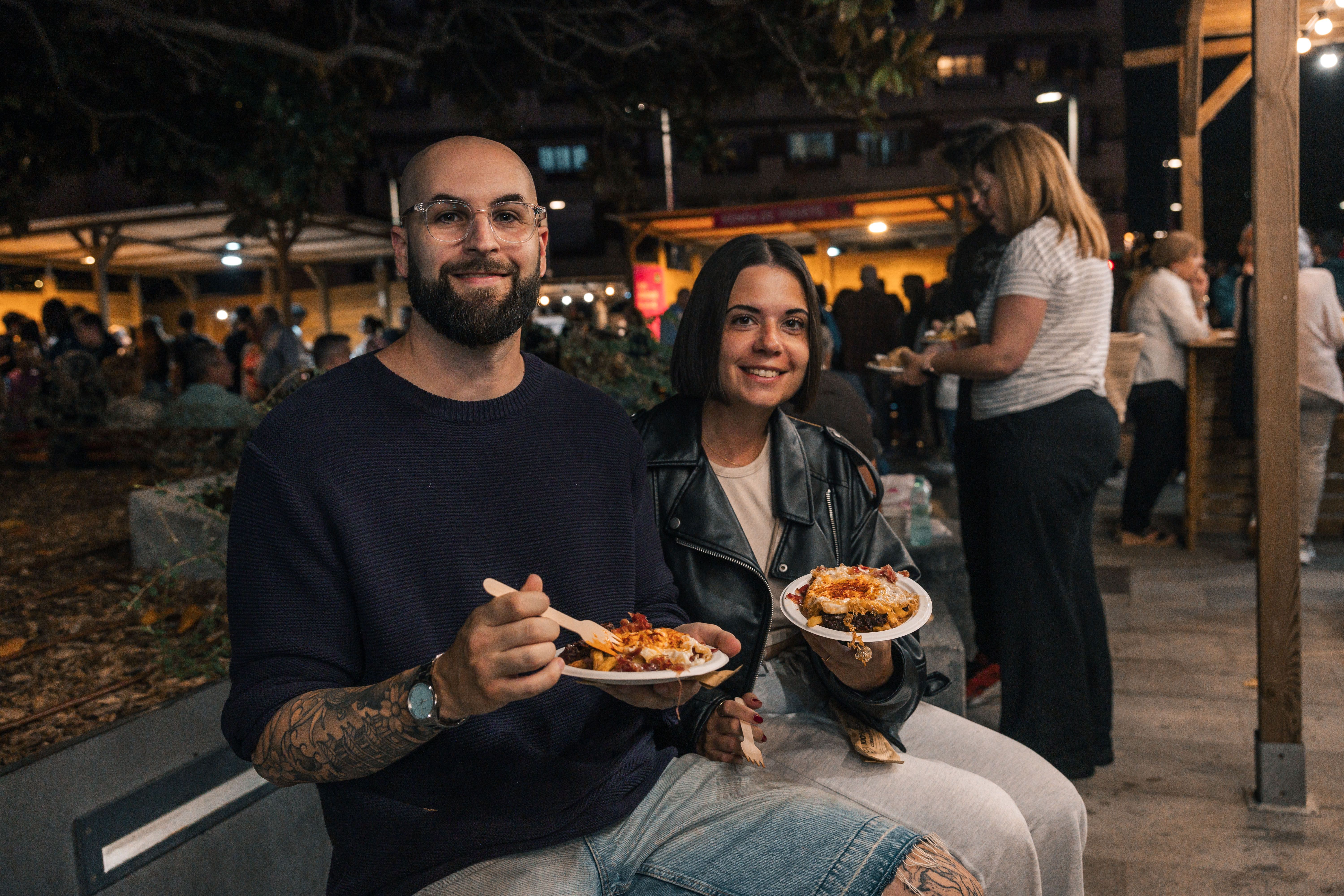 Moments de degustació en família i amb amics al VII Tast de Cuina Mediterrània. FOTO: Arnau Padilla