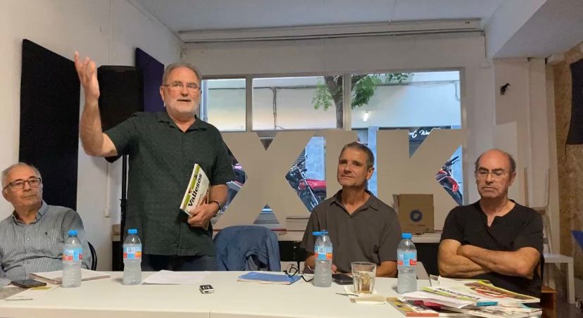 Intervenció d'Isidre Grau en la presentació de la revista Vallesos i debat sobre memòria popular. FOTO: Cedida. 