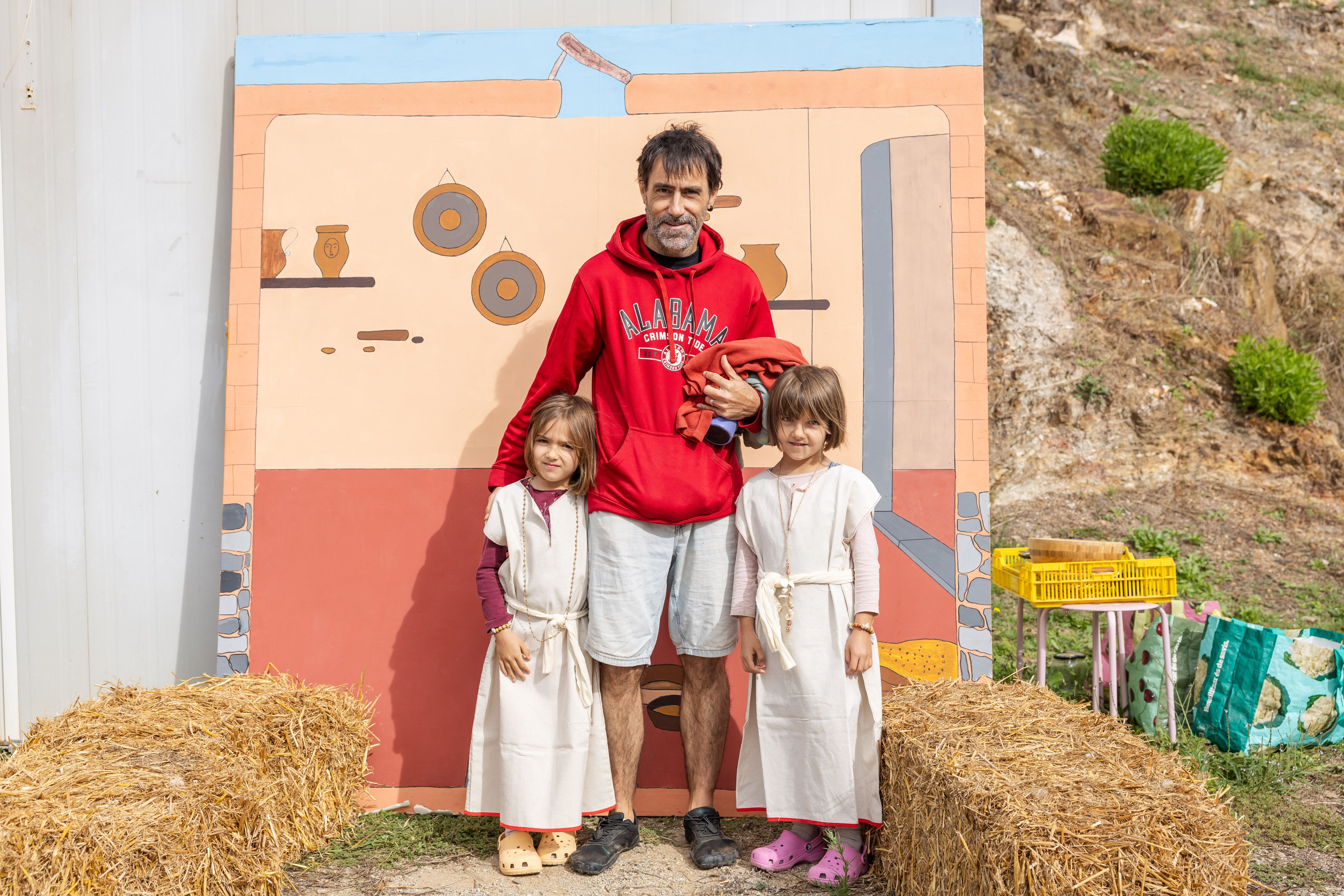 Abillats com a autèntics ibers és el moment d'inmortalitzar-ho amb fotos. FOTO: Arnau Padilla