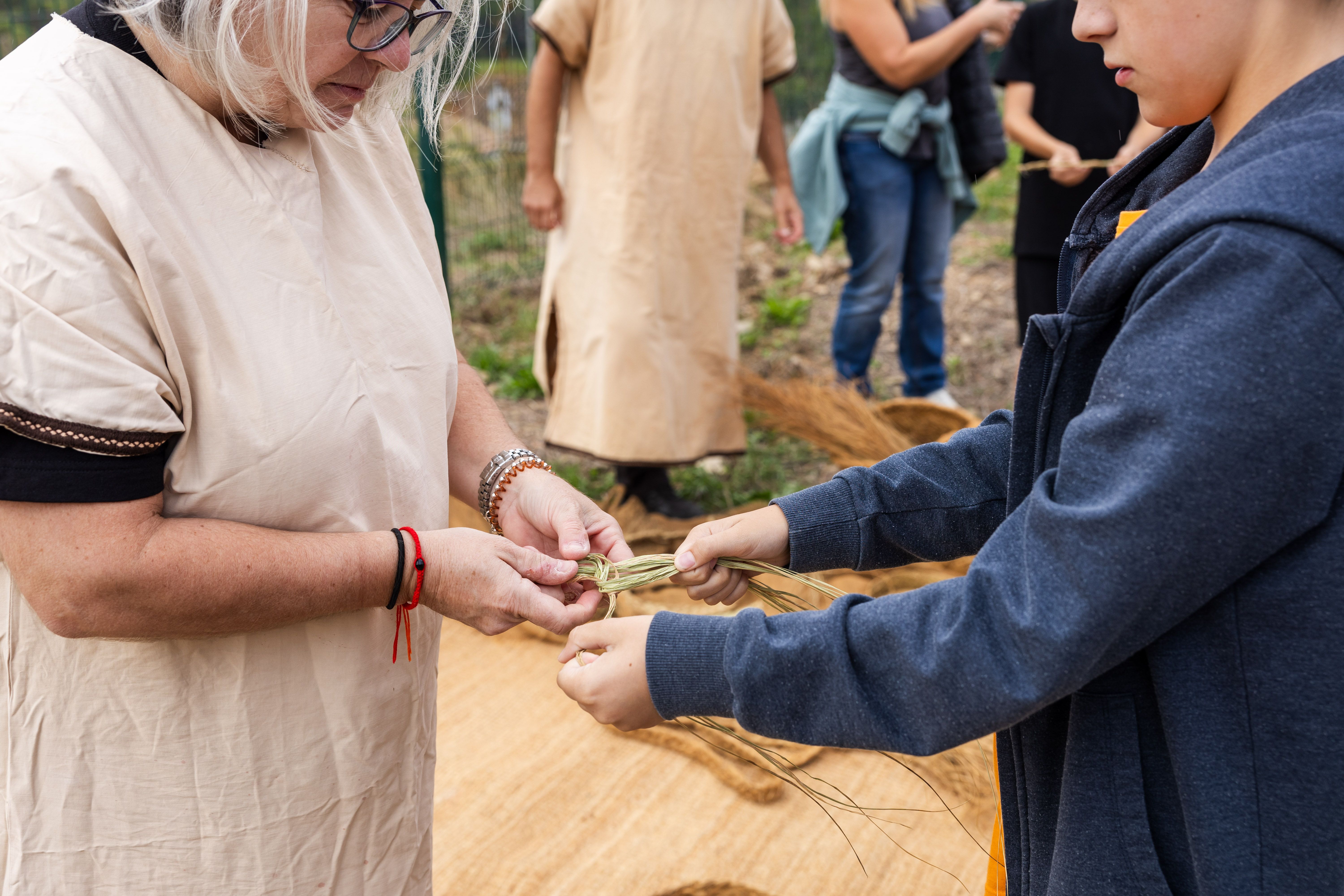 Un dels tallers familiars de la matinal del 25è Cap de Setmana Ibèric. FOTO: Arnau Padilla
