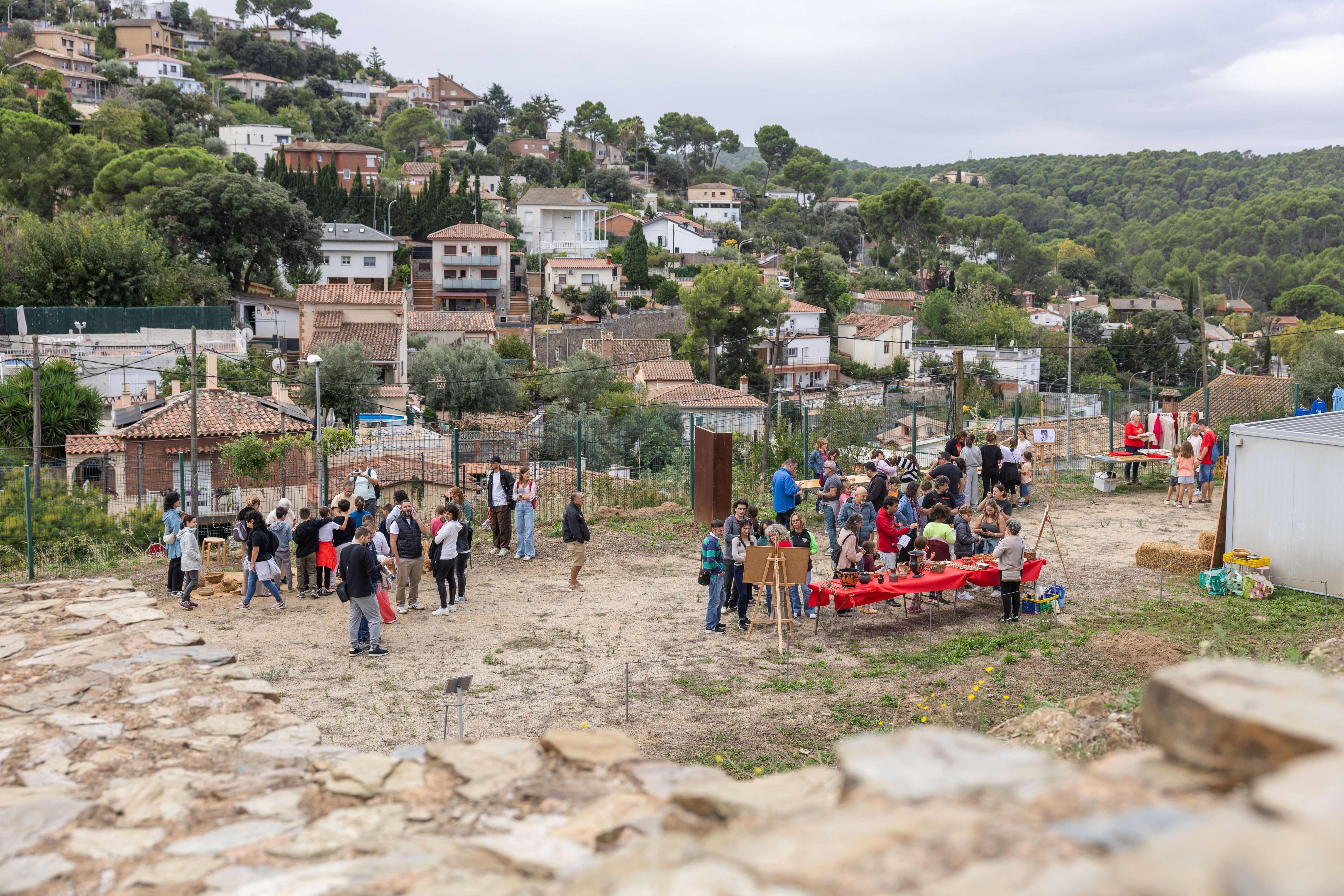 Gran ambient al poblat durant la jornada de portes obertes del 25è Cap de Setmana Ibèric. FOTO: Arnau Padilla