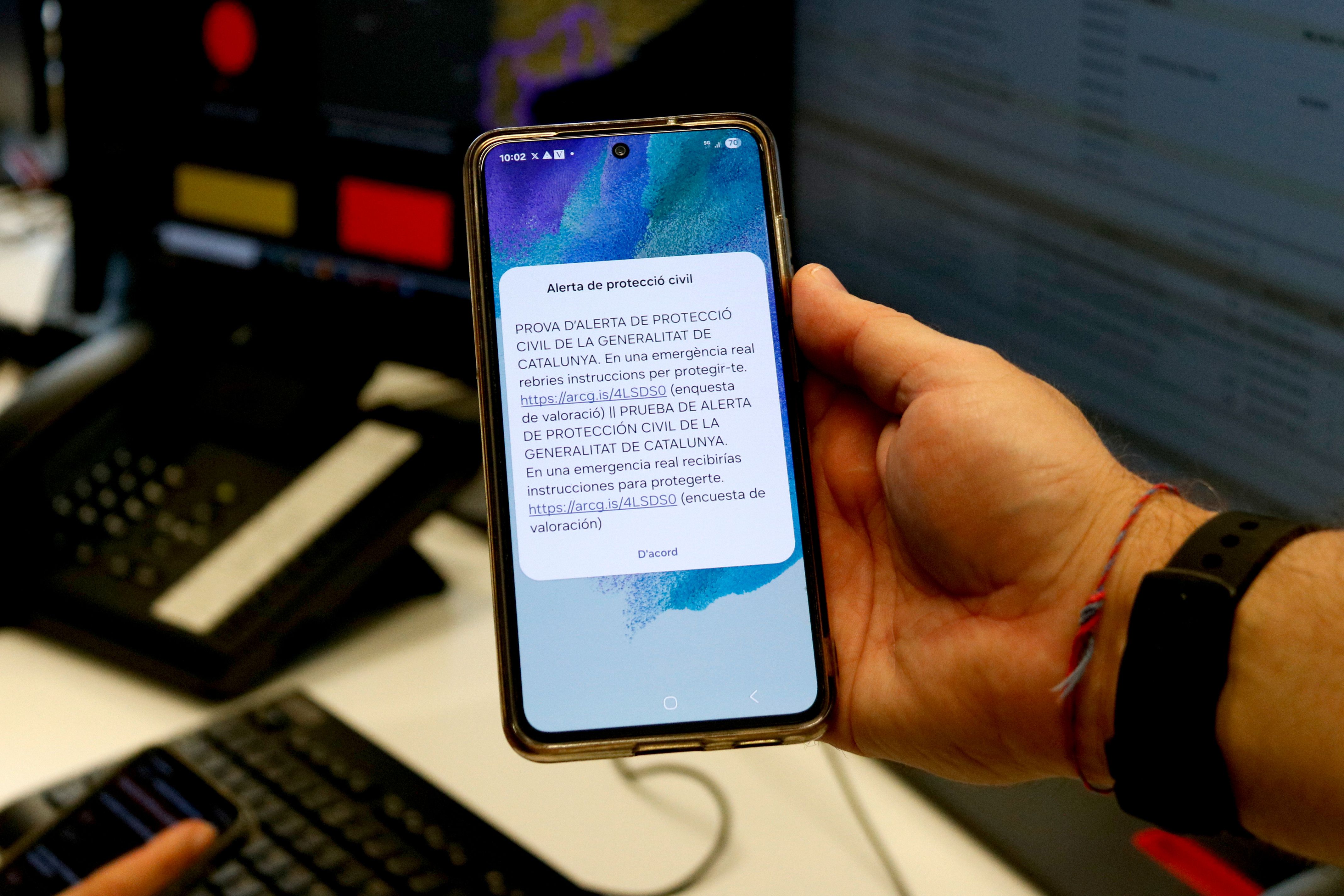 Missatge d'alerta durant la prova del siste. Foto: Arnau Martínez (ACN)