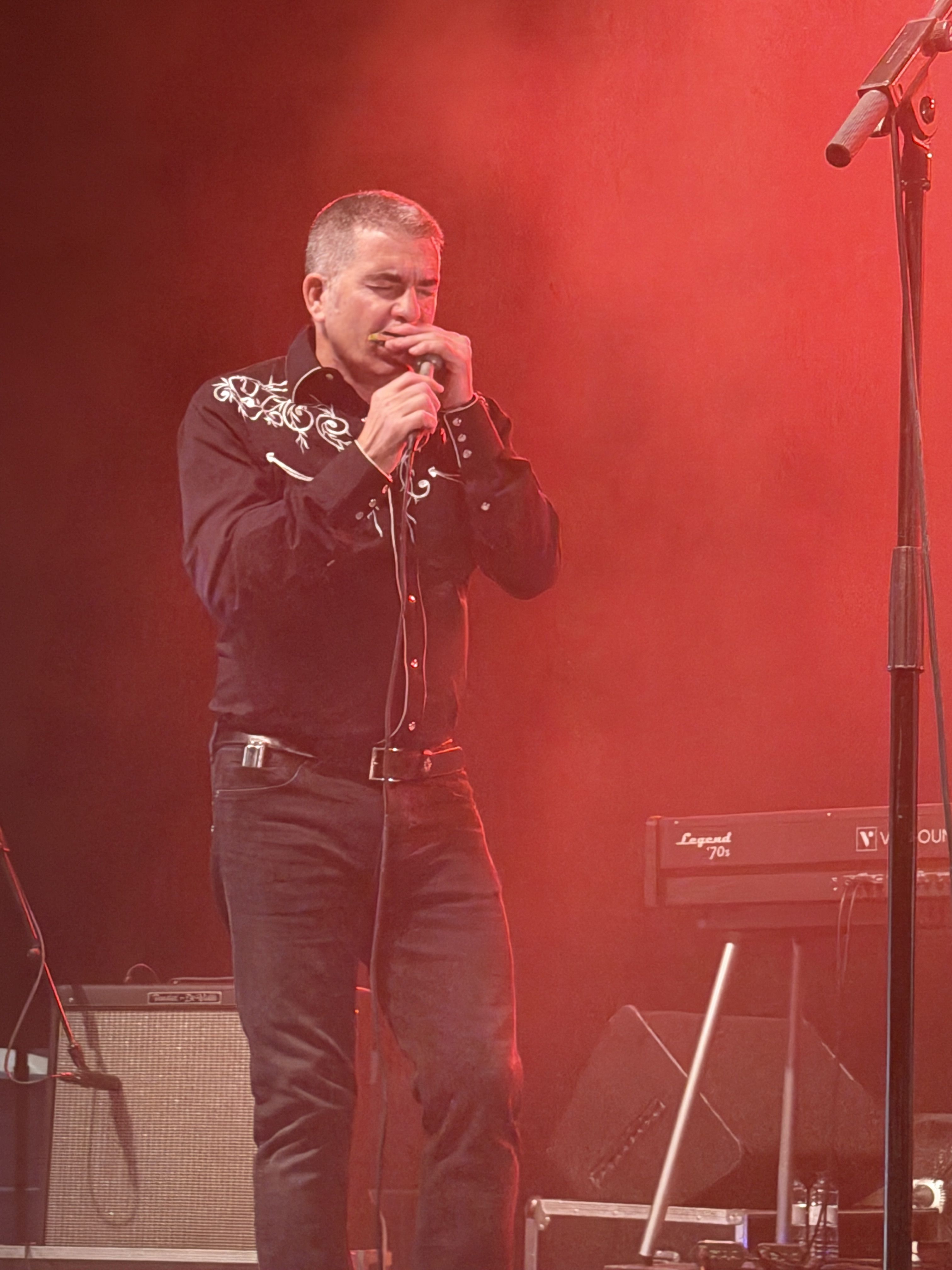 Retrats de Tòfol Martínez Blues Band i Tommy Castro & The Painkillers , dissabte 4 a la Carpa Xarau. Foto: Carme Monclús