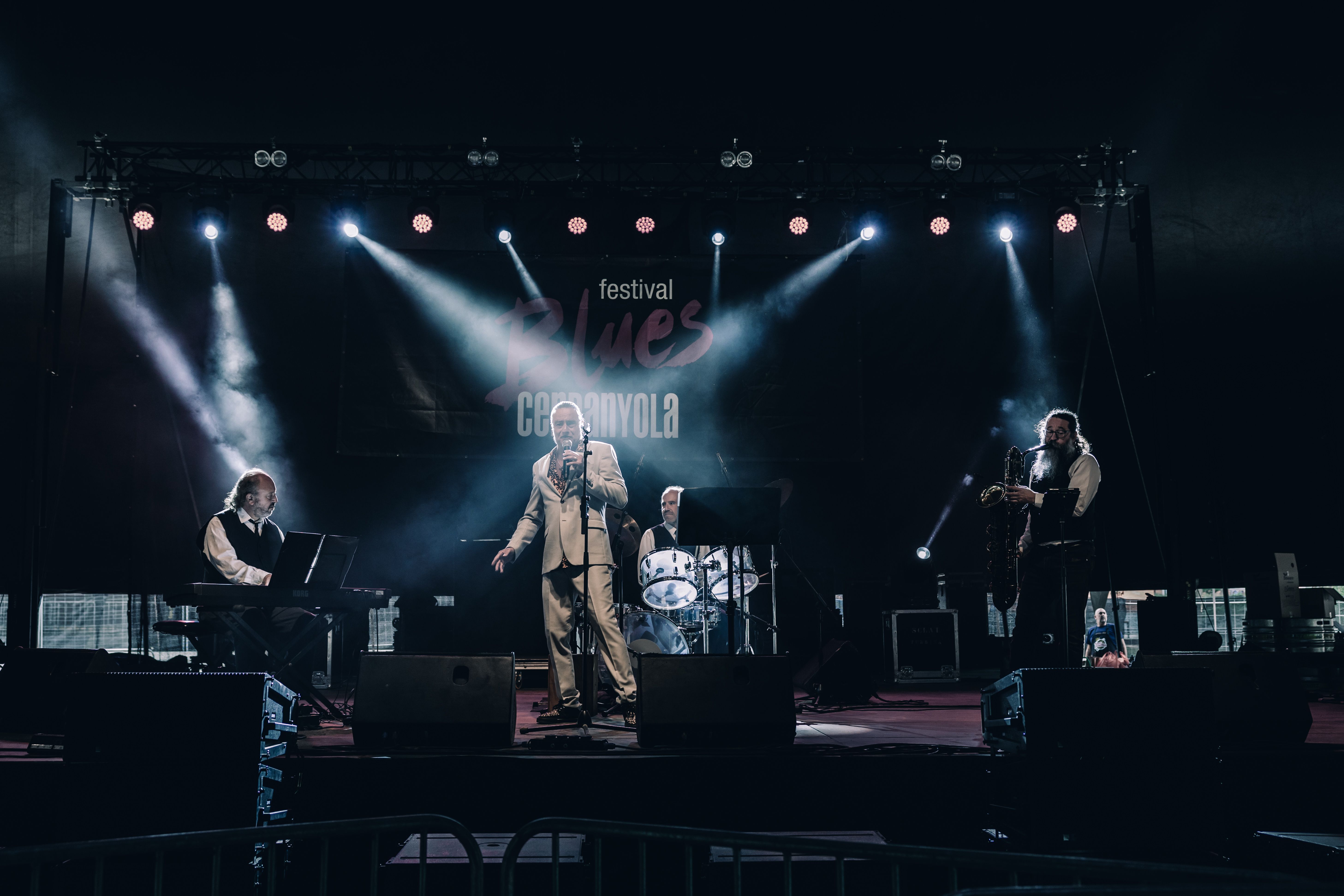 Tiger Kowalsky & Los Despedidos fan ballar el públic amb swing, soul i rock’n’roll en l’últim dia del Festival Internacional Blues Cerdanyola. FOTOS: Arnau Padilla