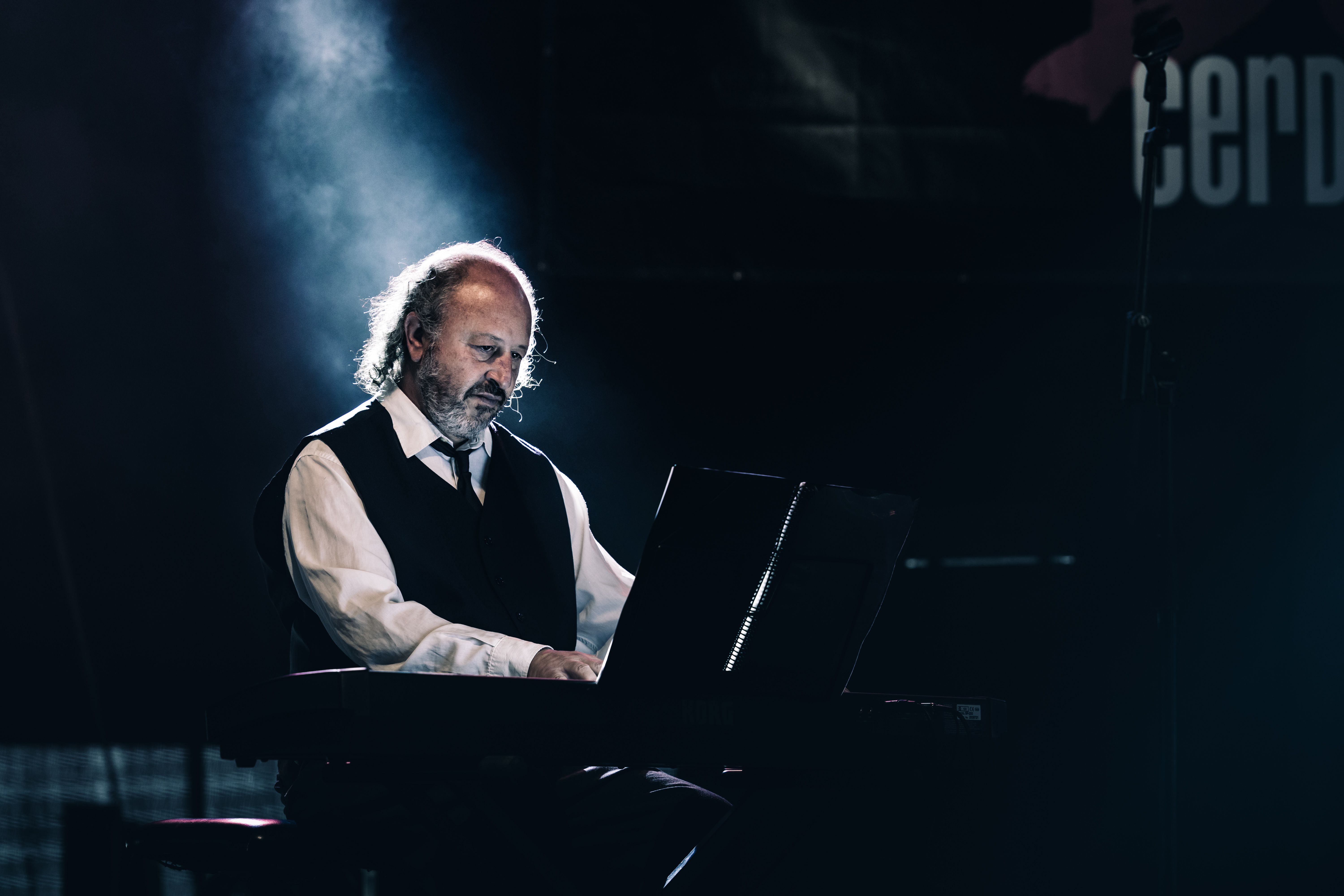 Tiger Kowalsky & Los Despedidos fan ballar el públic amb swing, soul i rock’n’roll en l’últim dia del Festival Internacional Blues Cerdanyola. FOTOS: Arnau Padilla