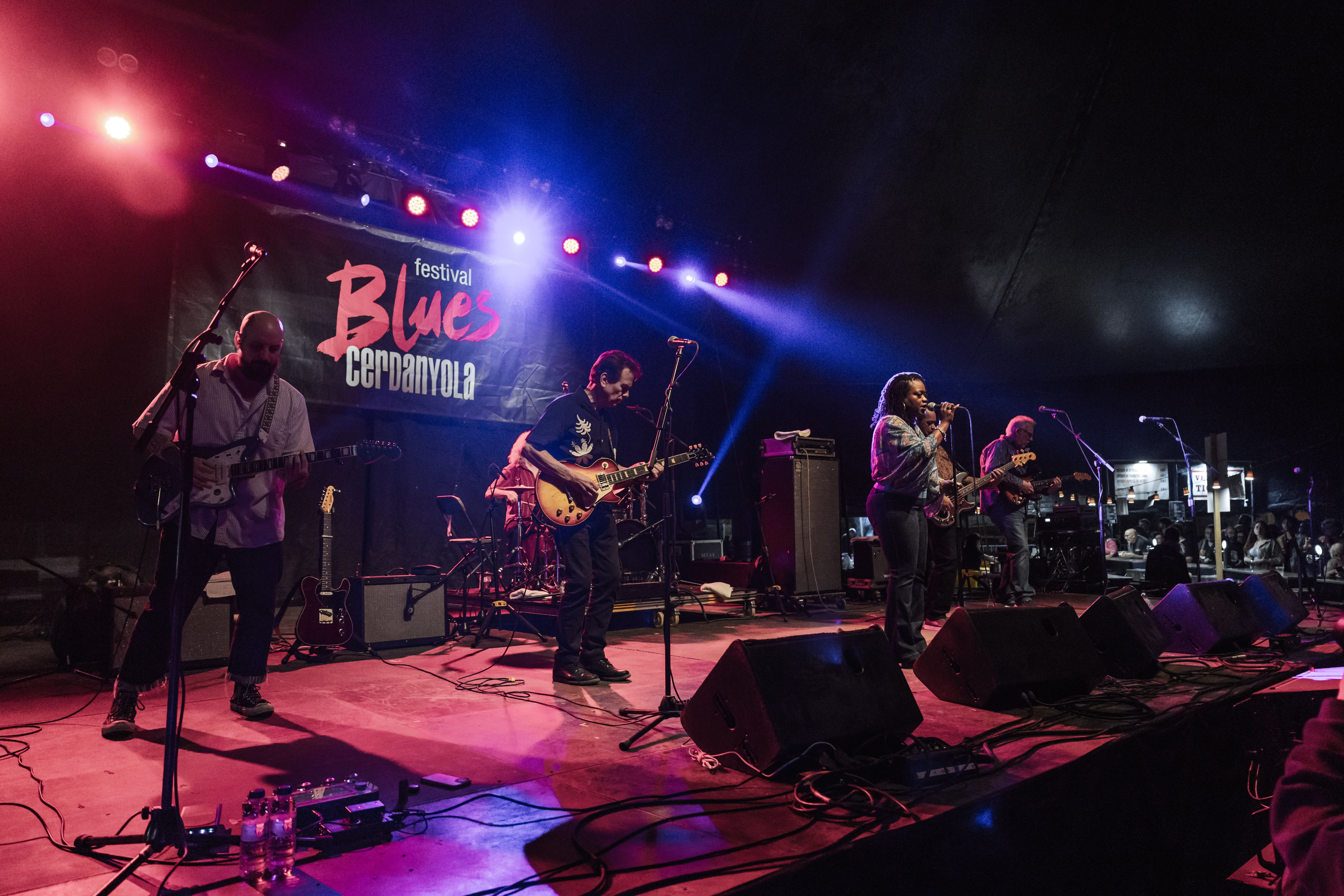 Actuació de Shemekia Copeland, a la carpa del Parc Xarau, en la cloenda del Festival Internacional Blues Cerdanyola 2025. Foto: Arnau Padilla