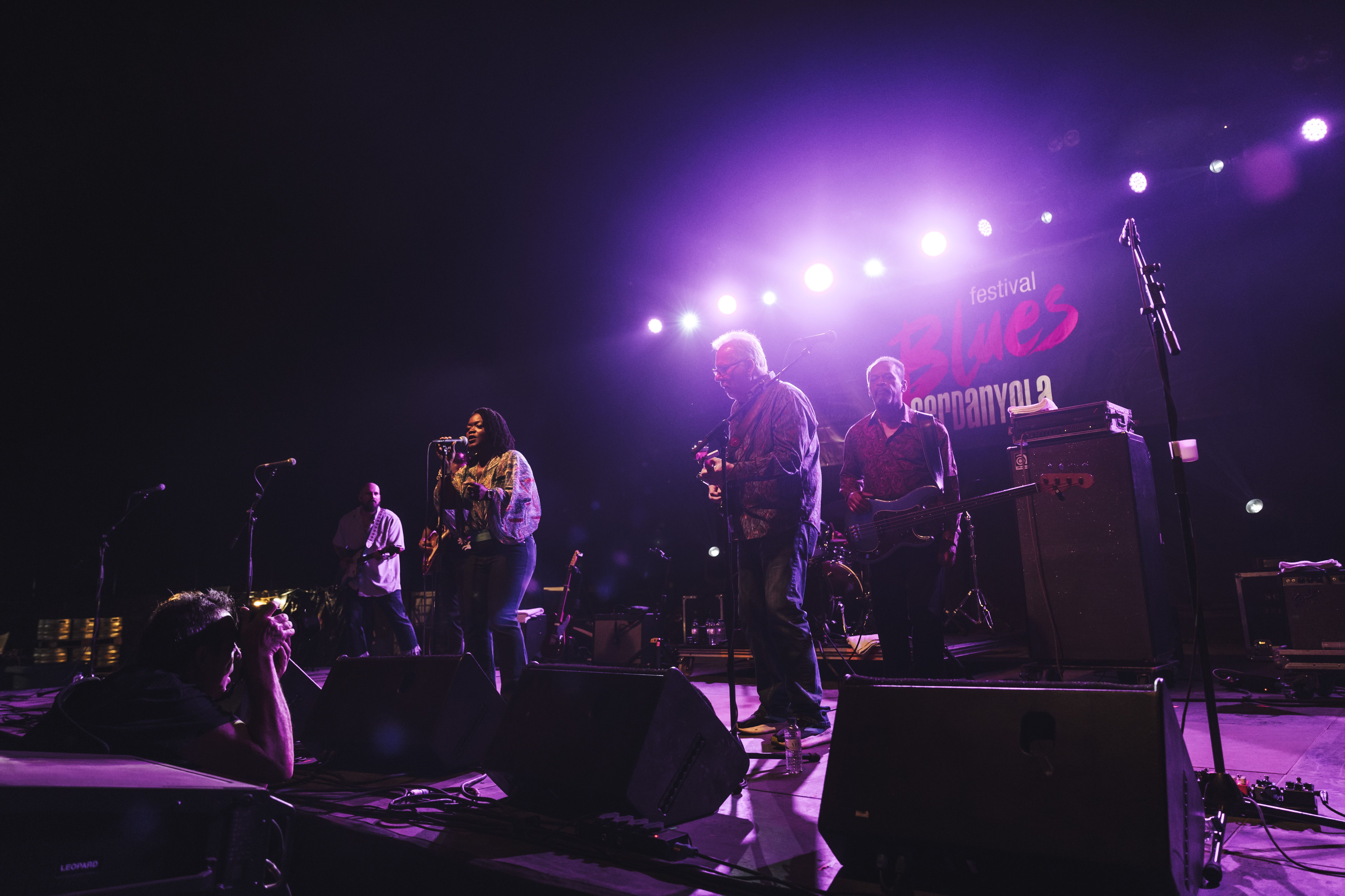 Actuació de Shemekia Copeland, a la carpa del Parc Xarau, en la cloenda del Festival Internacional Blues Cerdanyola 2025. Foto: Arnau Padilla