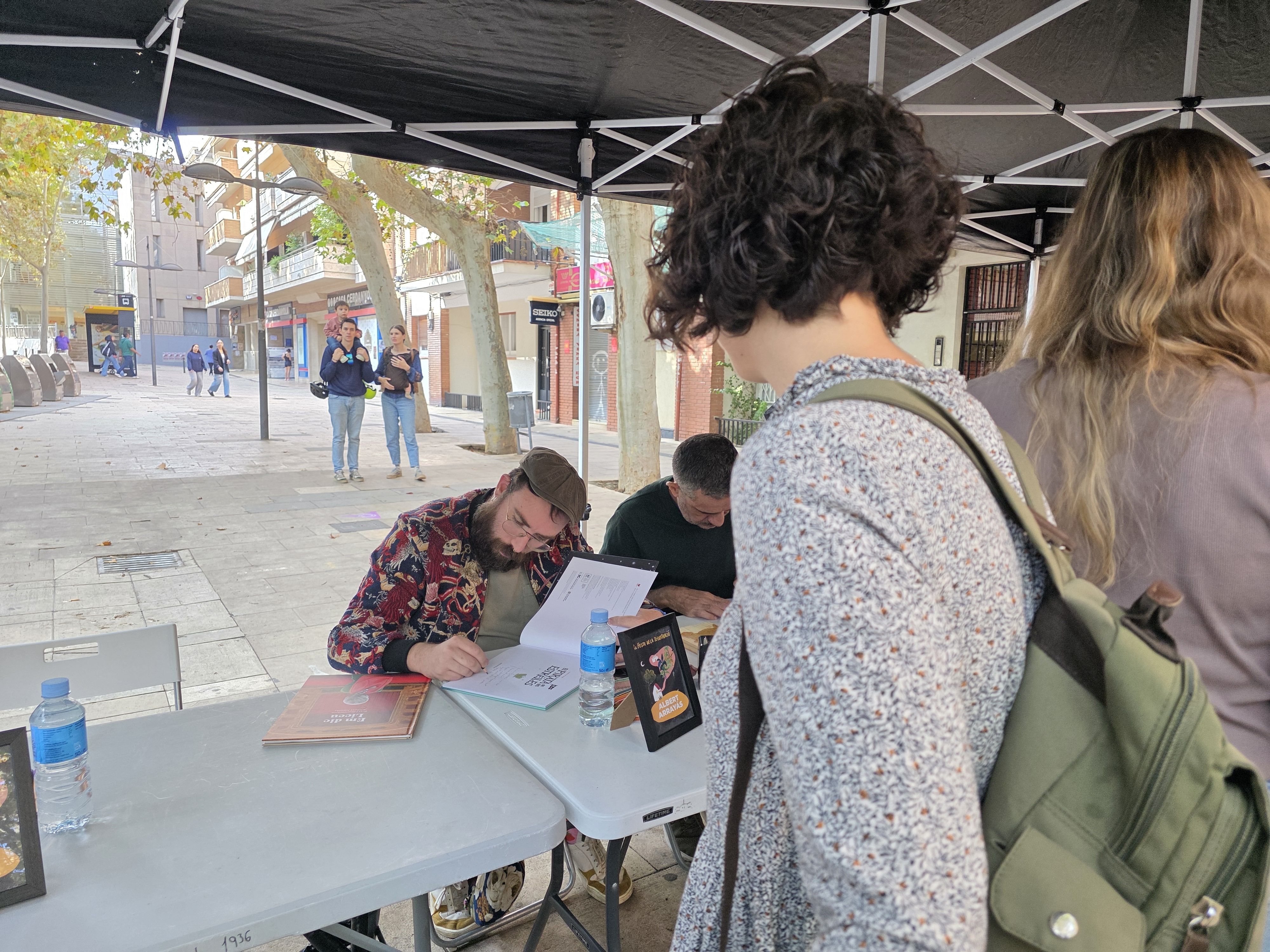 Lectors i escriptors junts. FOTO: Marc Mata
