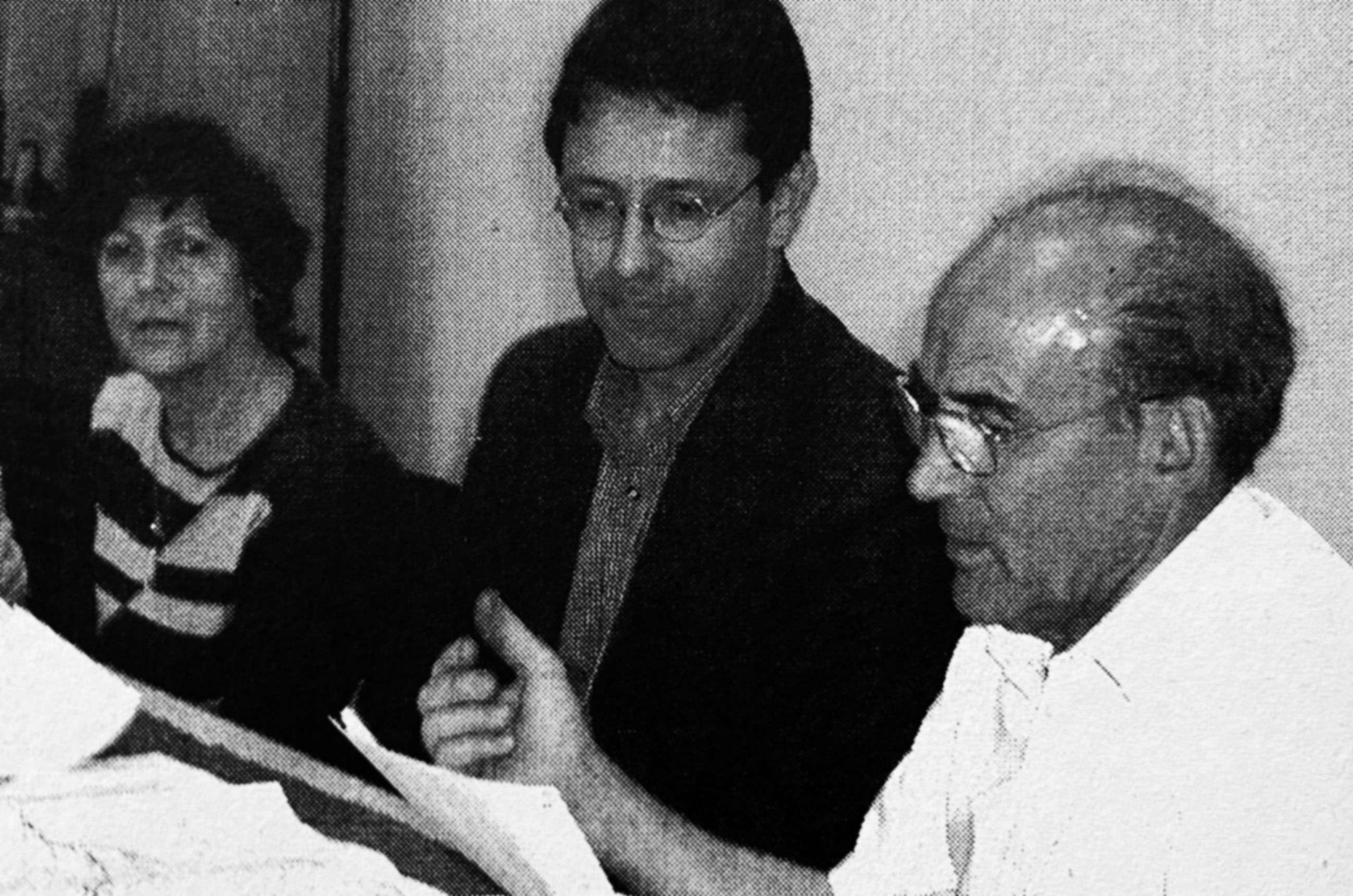 Roda de premsa amb el regidor Cayuela durant la qual van anunciar una travessia entre Fisterra i Roma, l'any 2004 