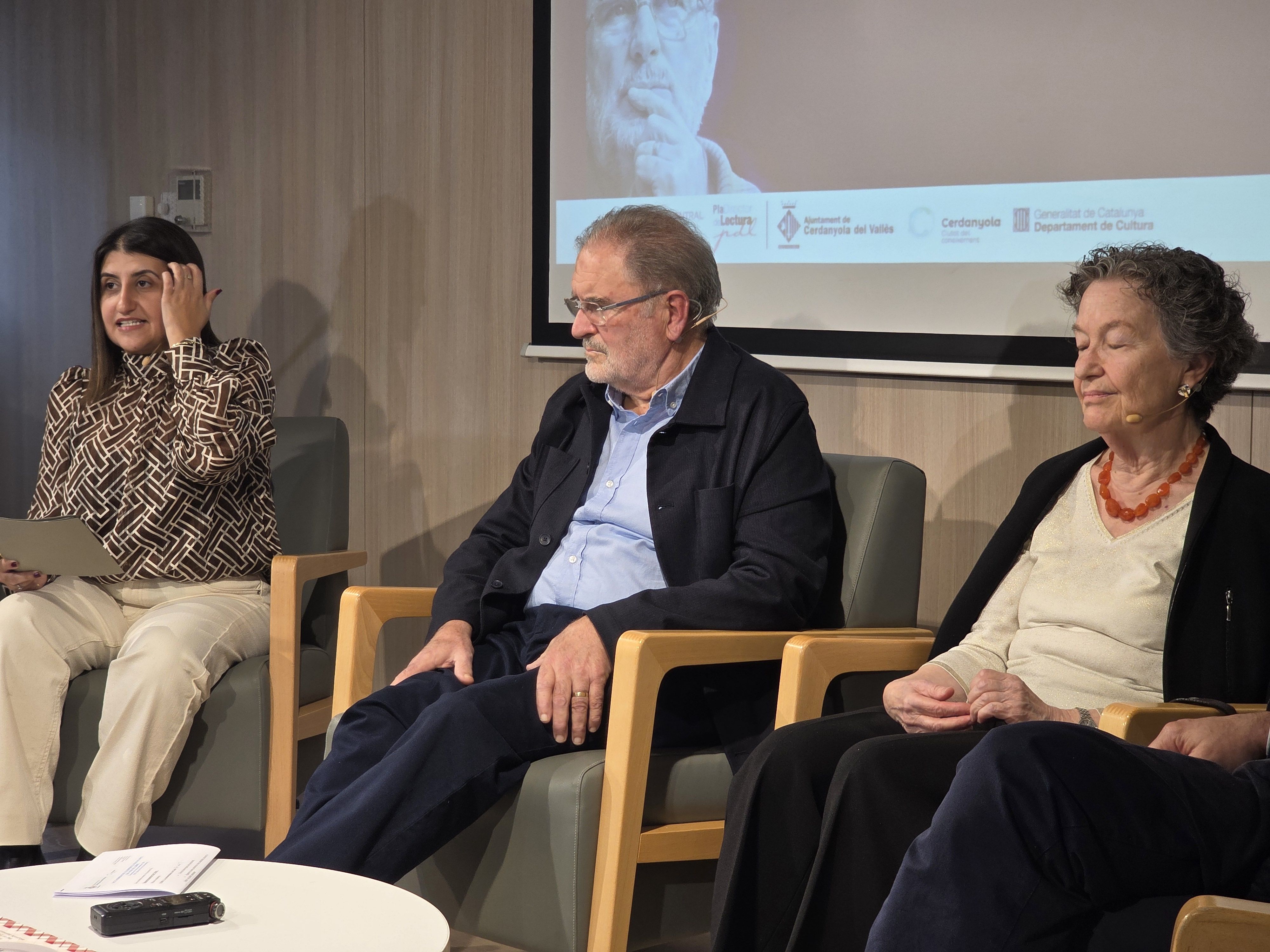 L'escriptor cerdanyolenc Isidre Grau en el seu homenatge a la Biblioteca Central. Foto: Marc Mata