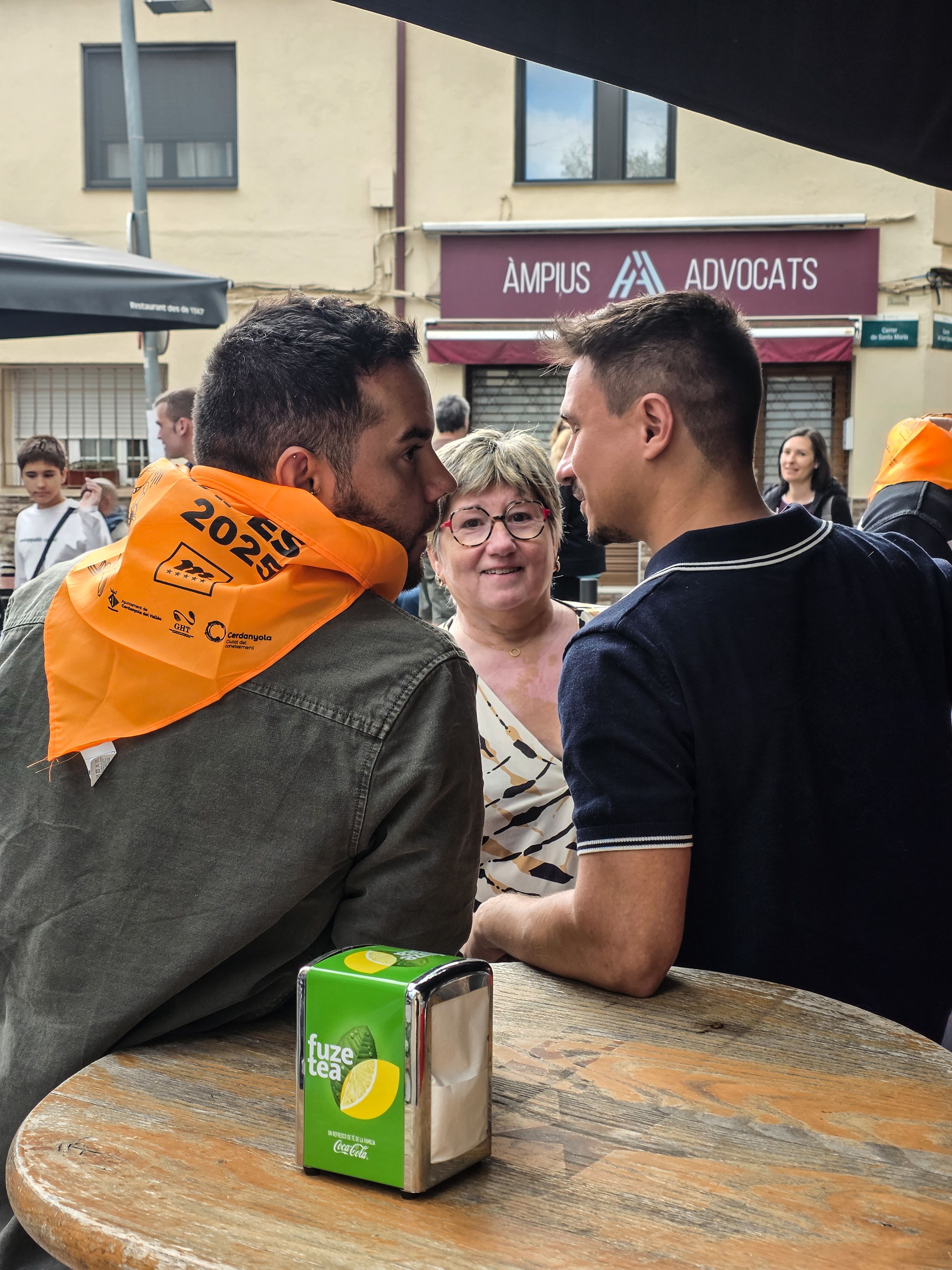 Corretapes amb amics. Foto: Marc Mata Corretapes amb amics. Foto: Marc Mata