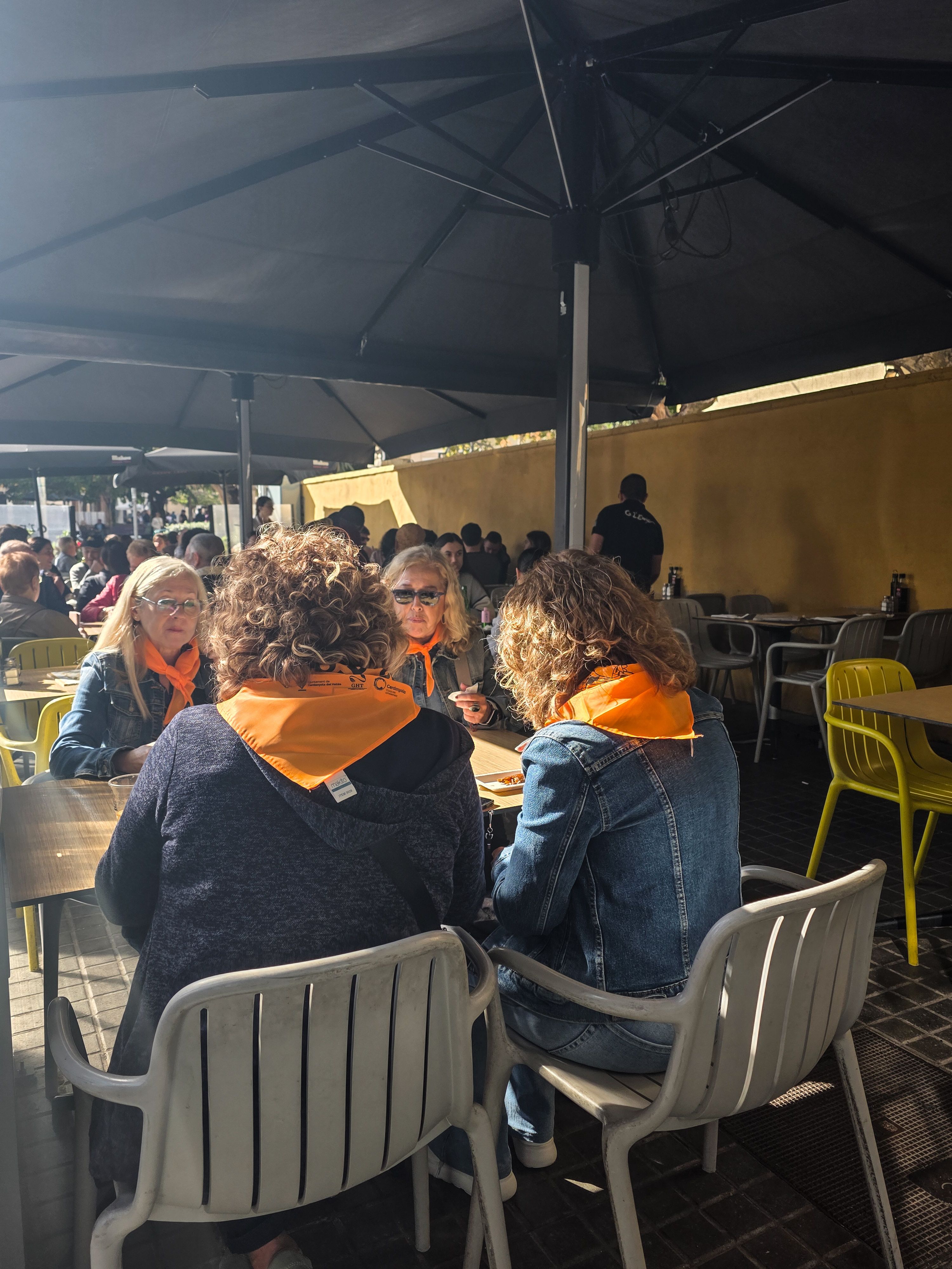 Petant la xerrada. Foto: Marc Mata Petant la xerrada. Foto: Marc Mata