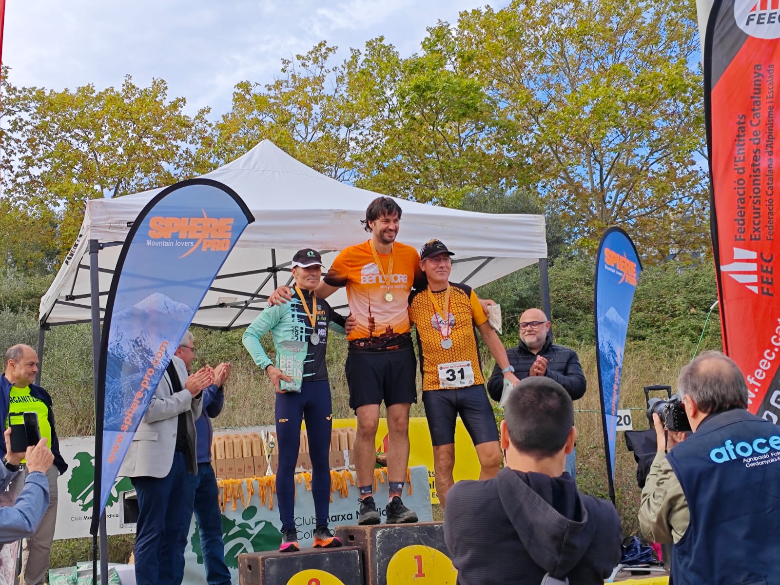 Lliurament de trofeus del Campionat de Catalunya de Marxa Nòrdica “Ciutat de Cerdanyola”, amb la participació del secretari general d’Esports, Abel García i el regidor Óscar Pons. Foto: Club Marxa Nòrdica Collserola Lliurament de trofeus del Campionat de Catalunya de Marxa Nòrdica “Ciutat de Cerdanyola”, amb la participació del secretari general d’Esports, Abel García i el regidor Óscar Pons. Foto: Club Marxa Nòrdica Collserola