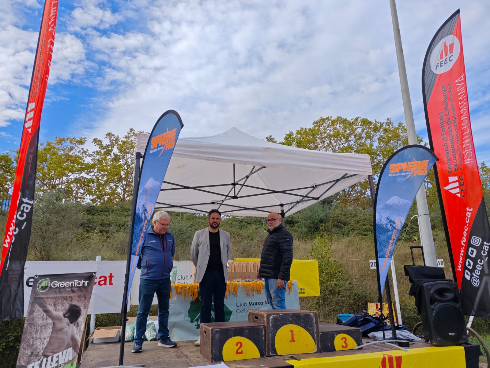 Lliurament de trofeus del Campionat de Catalunya de Marxa Nòrdica “Ciutat de Cerdanyola”, amb la participació del secretari general d’Esports, Abel García i el regidor Óscar Pons. Foto: Club Marxa Nòrdica Collserola Lliurament de trofeus del Campionat de Catalunya de Marxa Nòrdica “Ciutat de Cerdanyola”, amb la participació del secretari general d’Esports, Abel García i el regidor Óscar Pons. Foto: Club Marxa Nòrdica Collserola