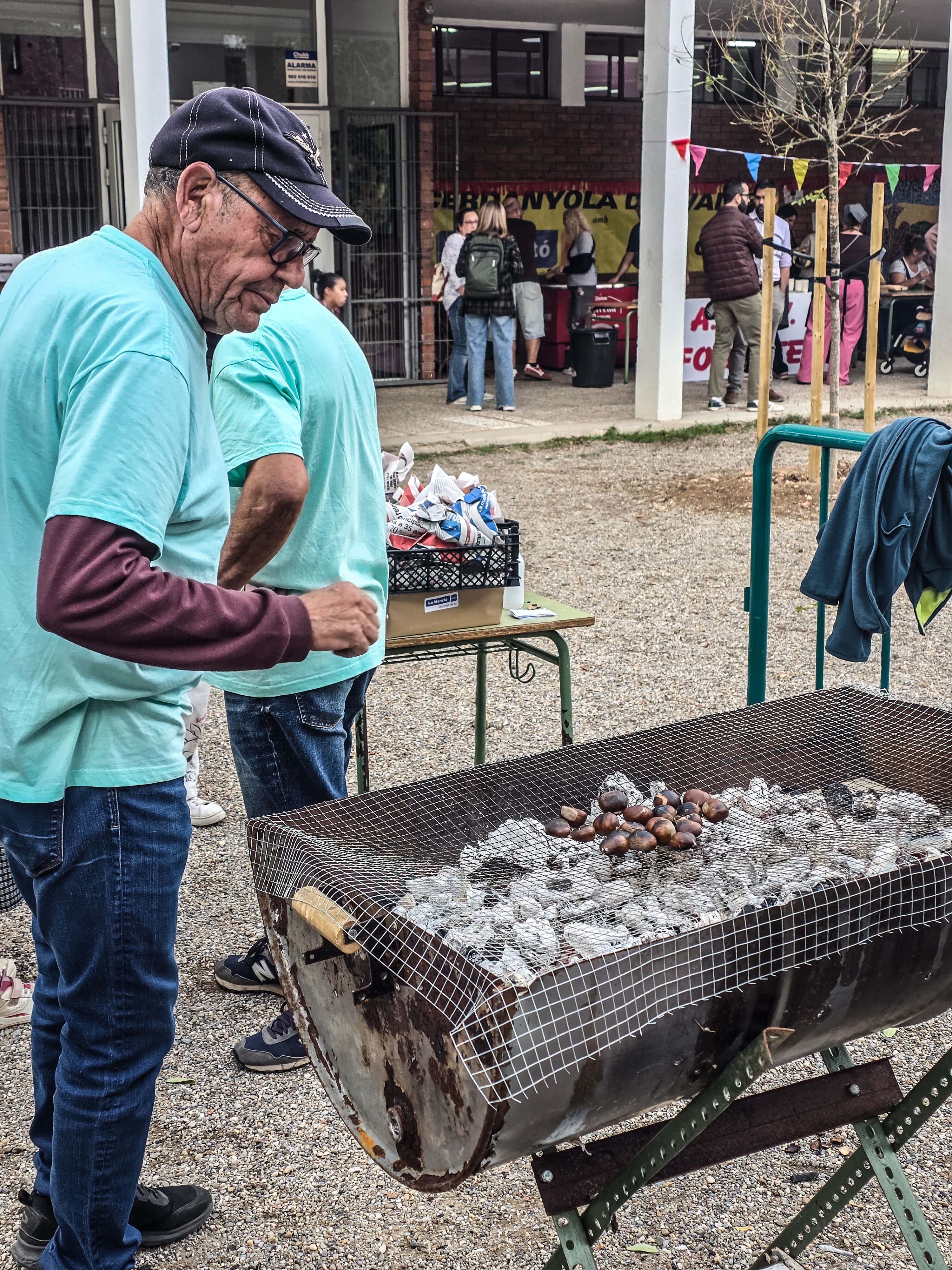 Castanyada benèfica de l'escola Fontetes. Foto: Marc Mata