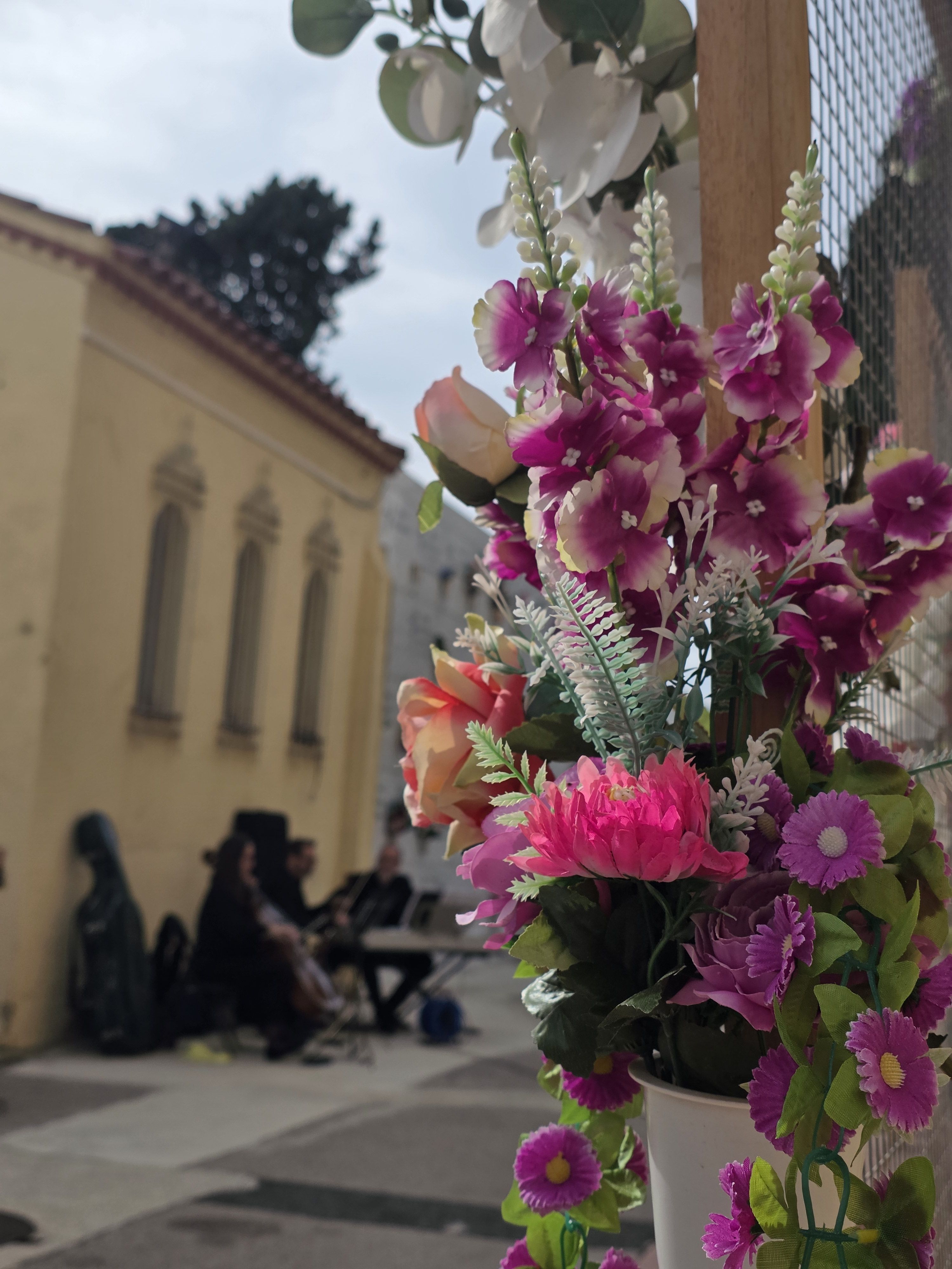 Dia de Tots Sants al cementiri municipal  Foto: Marc Mata