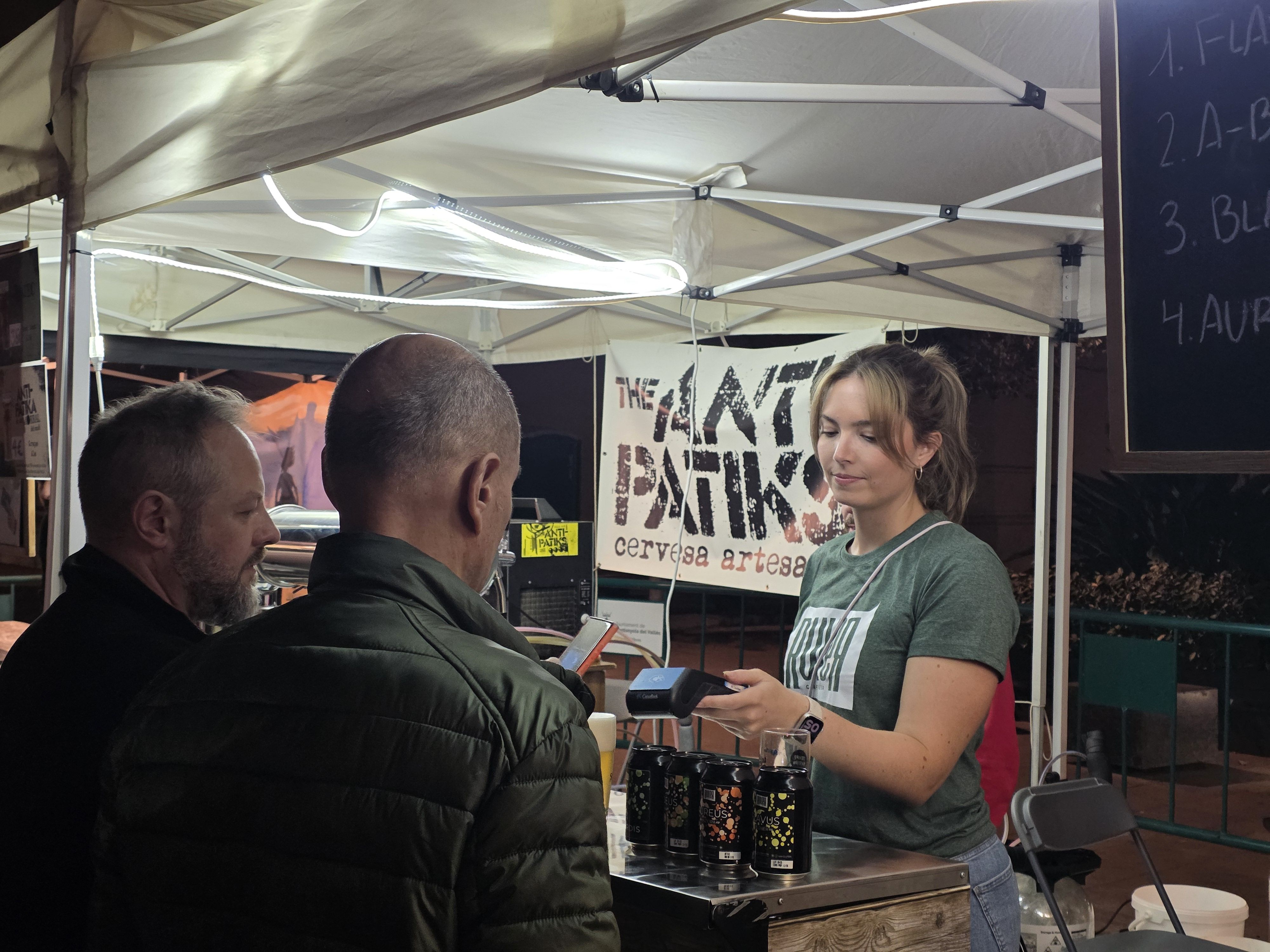 3a Mostra de Cervesa Artesana de Cerdanyola amb motiu de les Festes de Sant Martí. Foto: Marc Mata