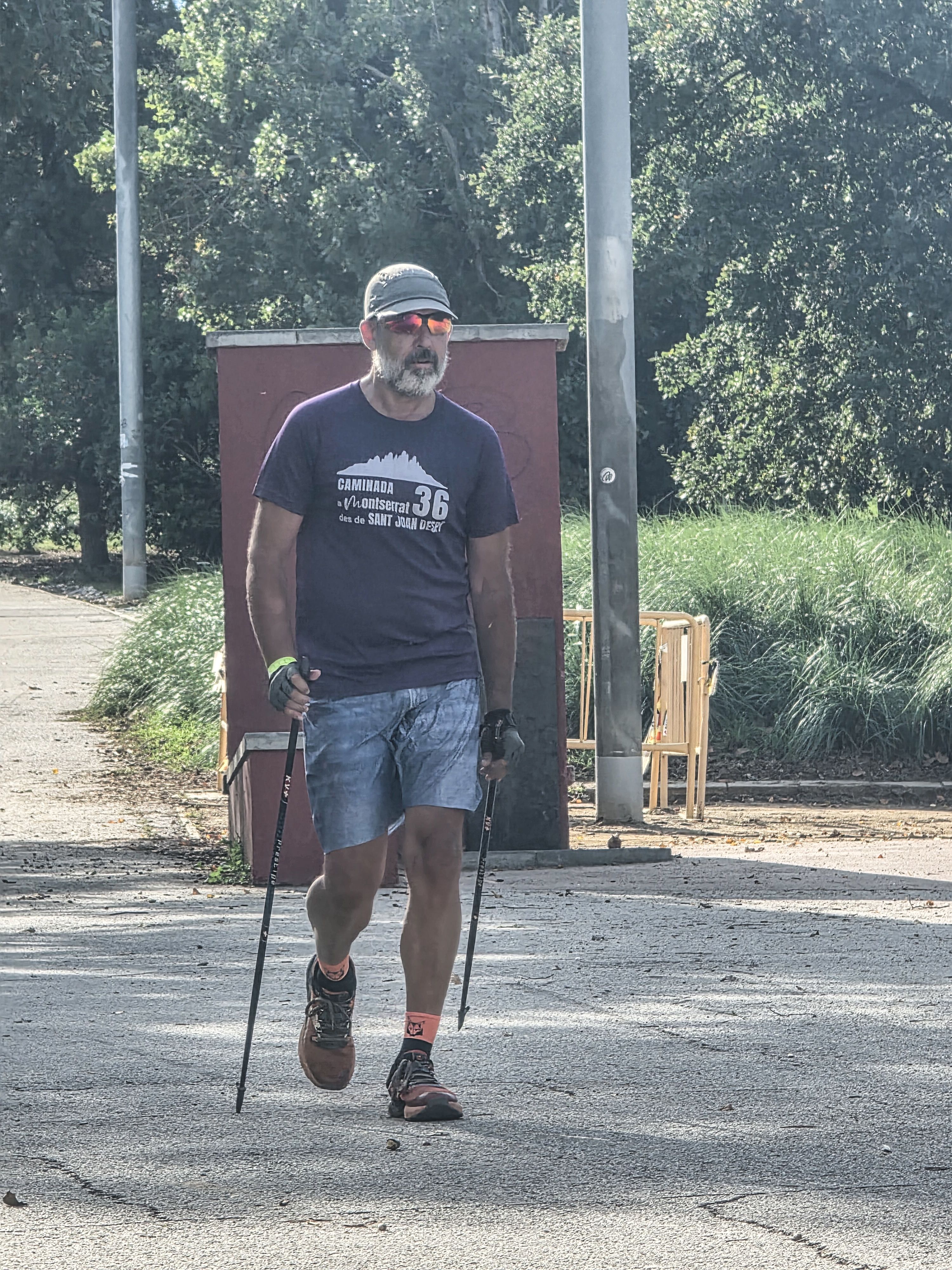 El primer participant arribant a meta.  Foto: Marc Mata