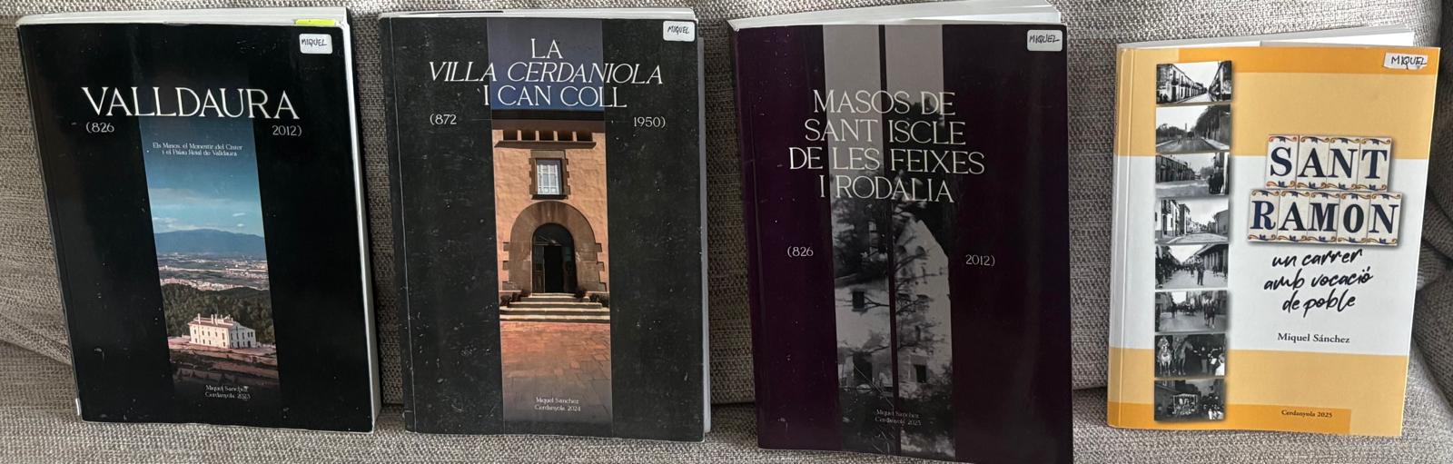 Els darrers 4 llibres publicats de Sánchez, els tres primers corresponen a la sèrie dels masos. Foto: Miquel Sánchez